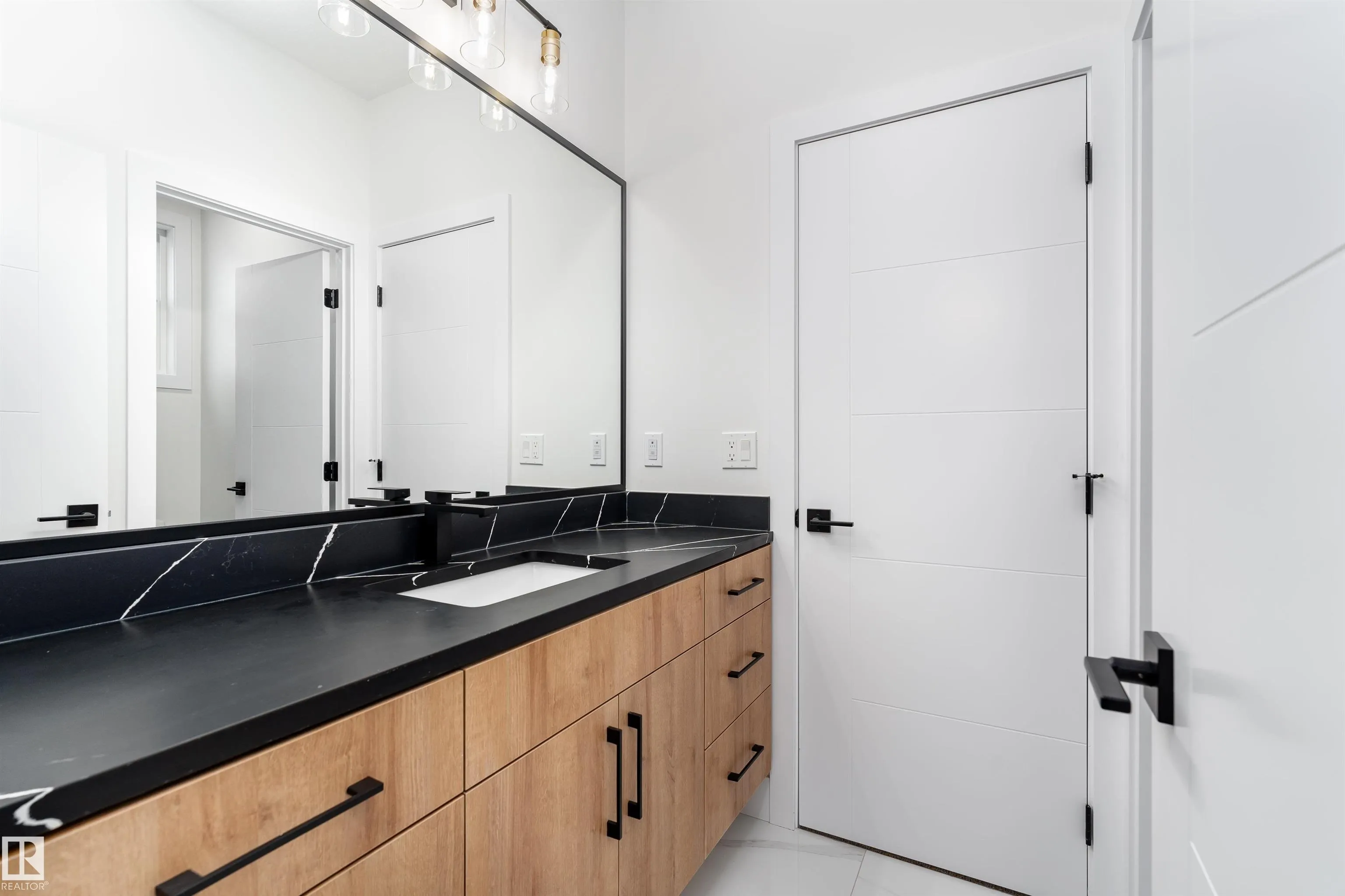 78 Eldridge Point(e)