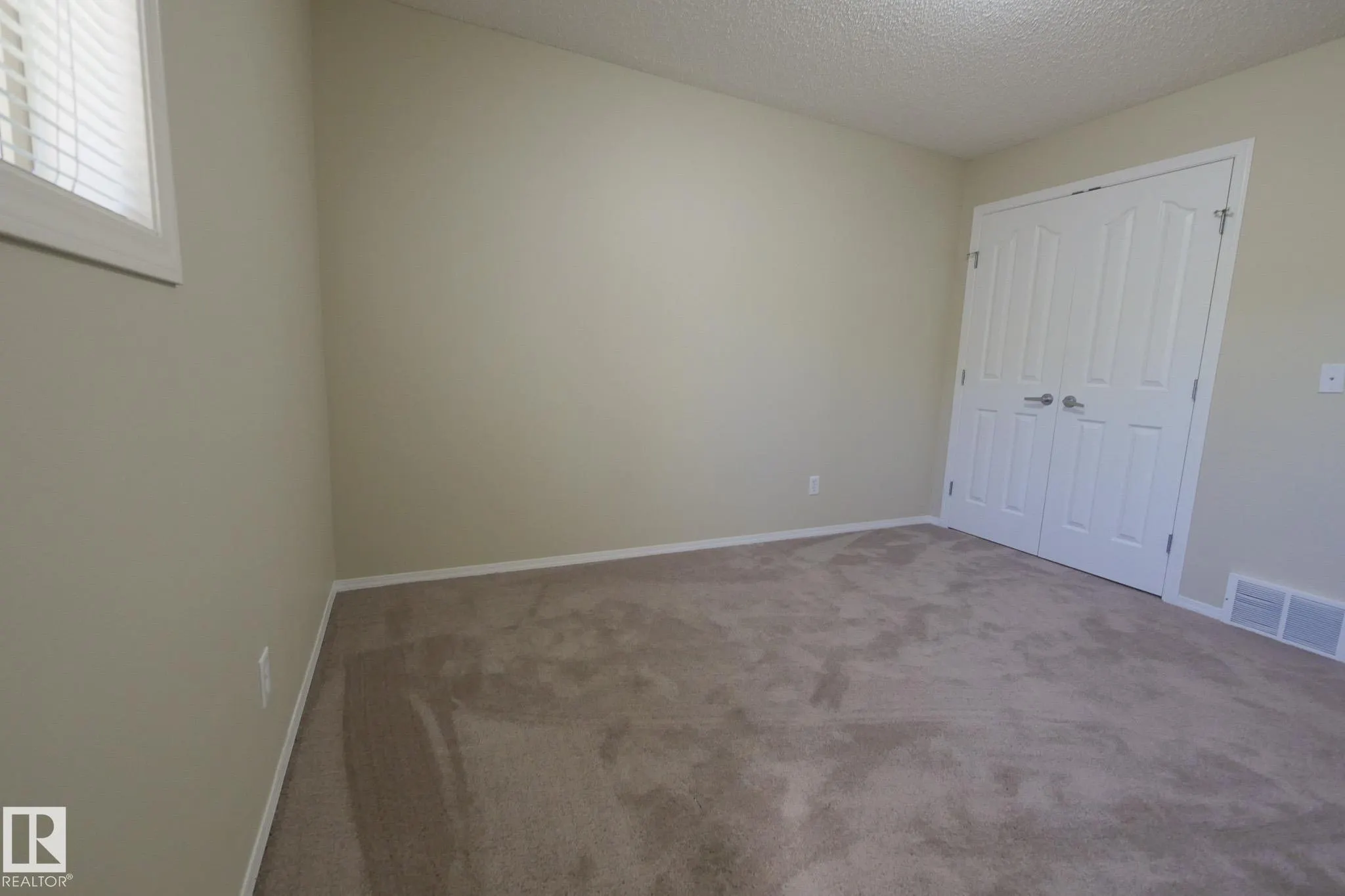 100 HERON POINT Close