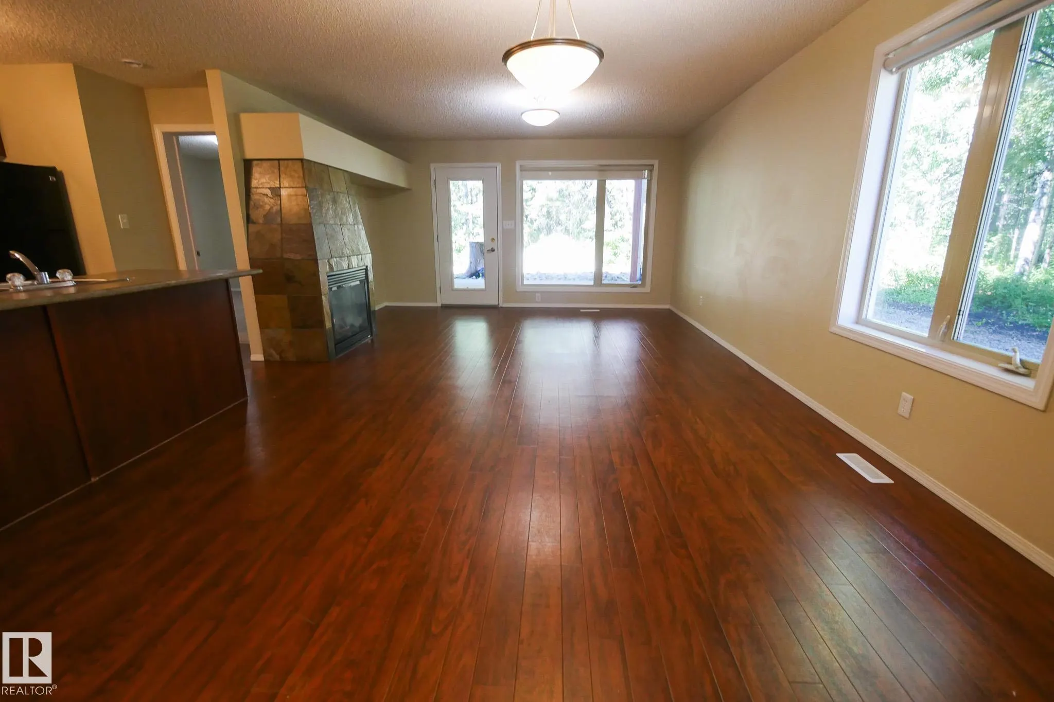 100 HERON POINT Close