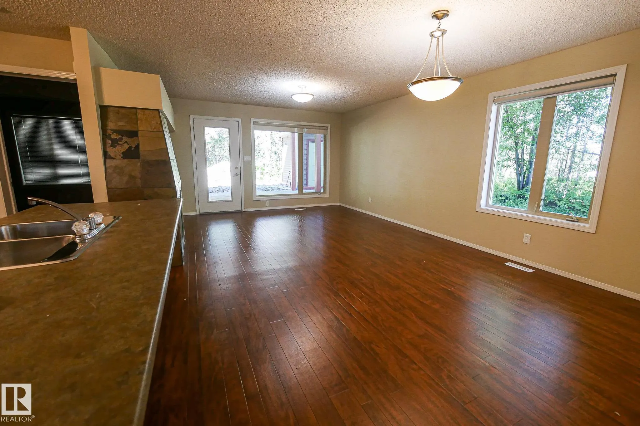 100 HERON POINT Close