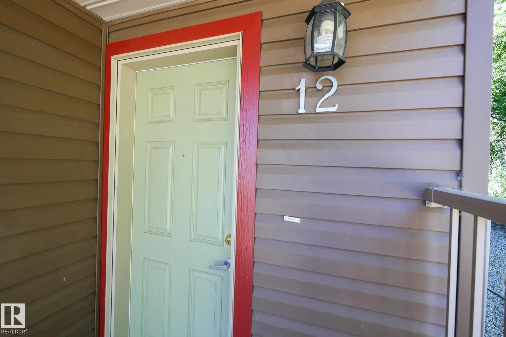 100 HERON POINT Close