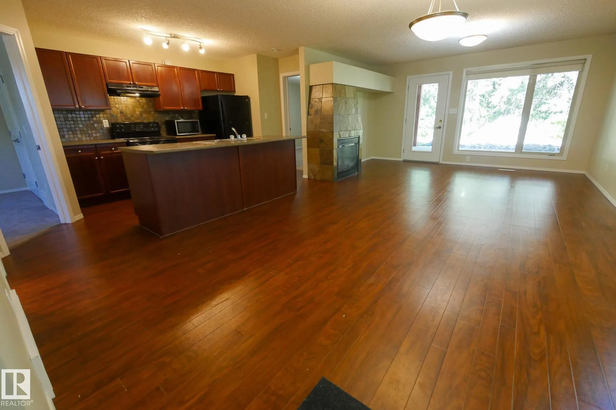 100 HERON POINT Close