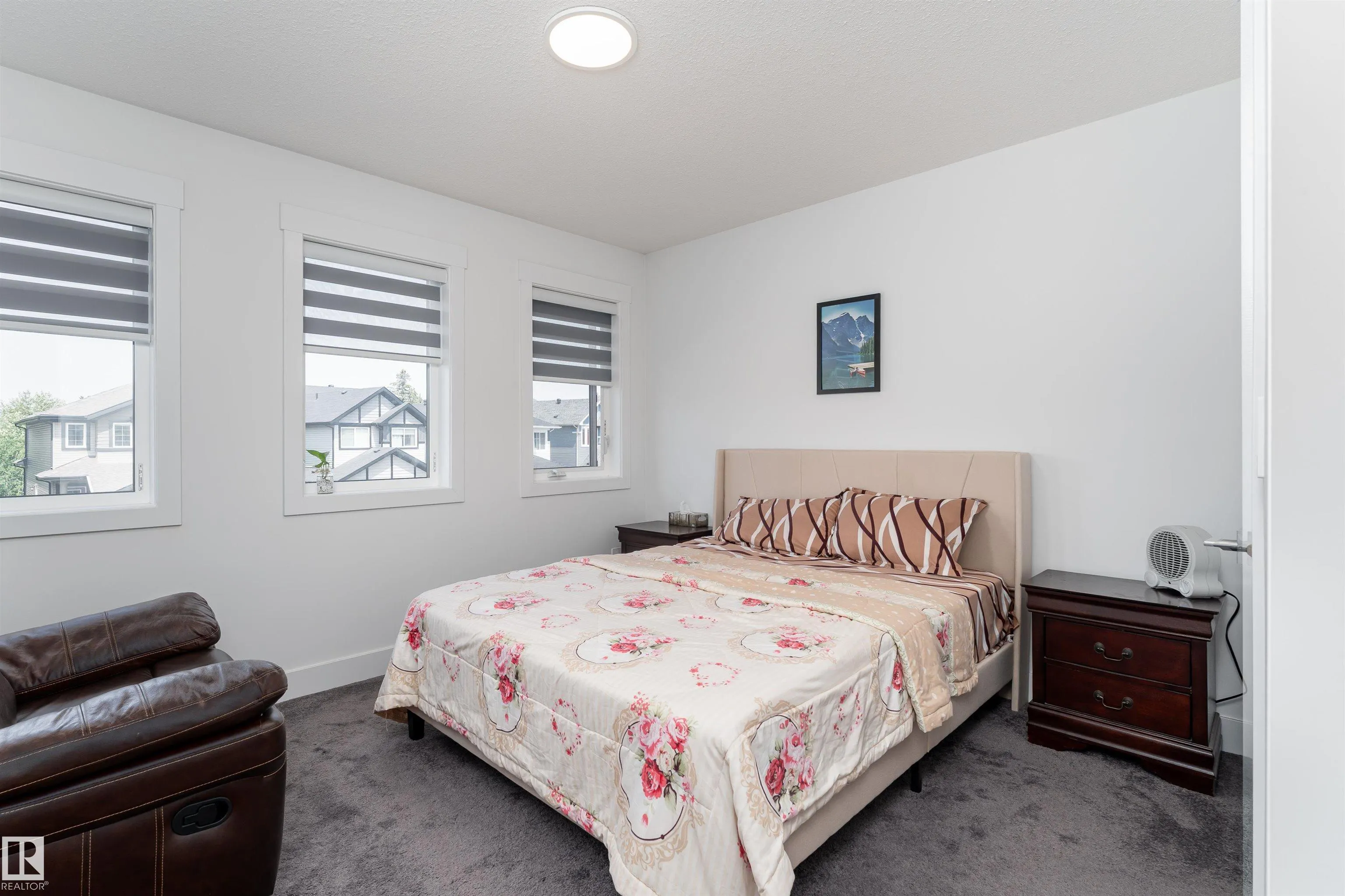 1051 CHRISTIE Vista