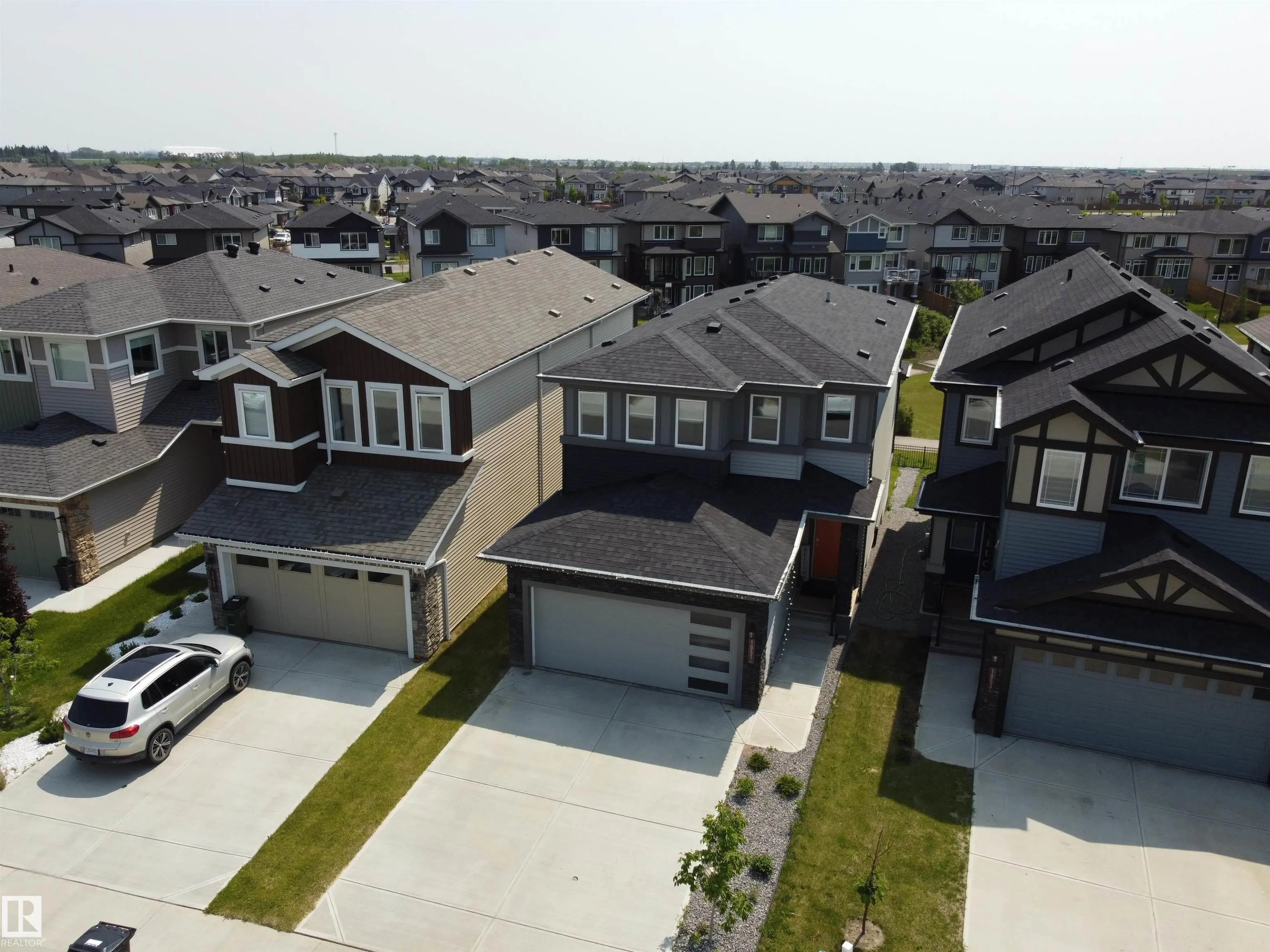 1051 CHRISTIE Vista