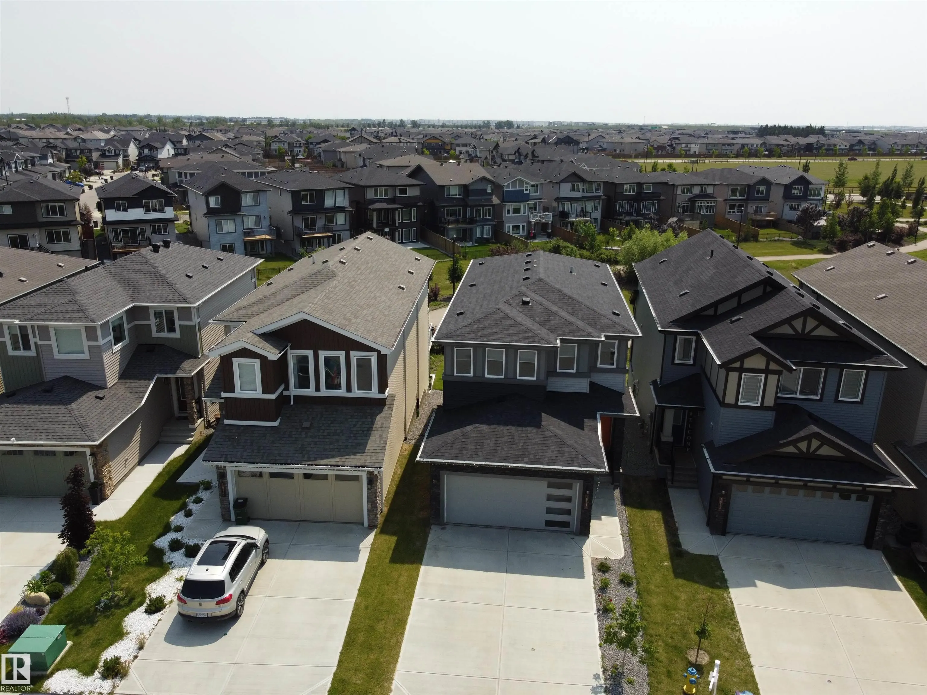 1051 CHRISTIE Vista