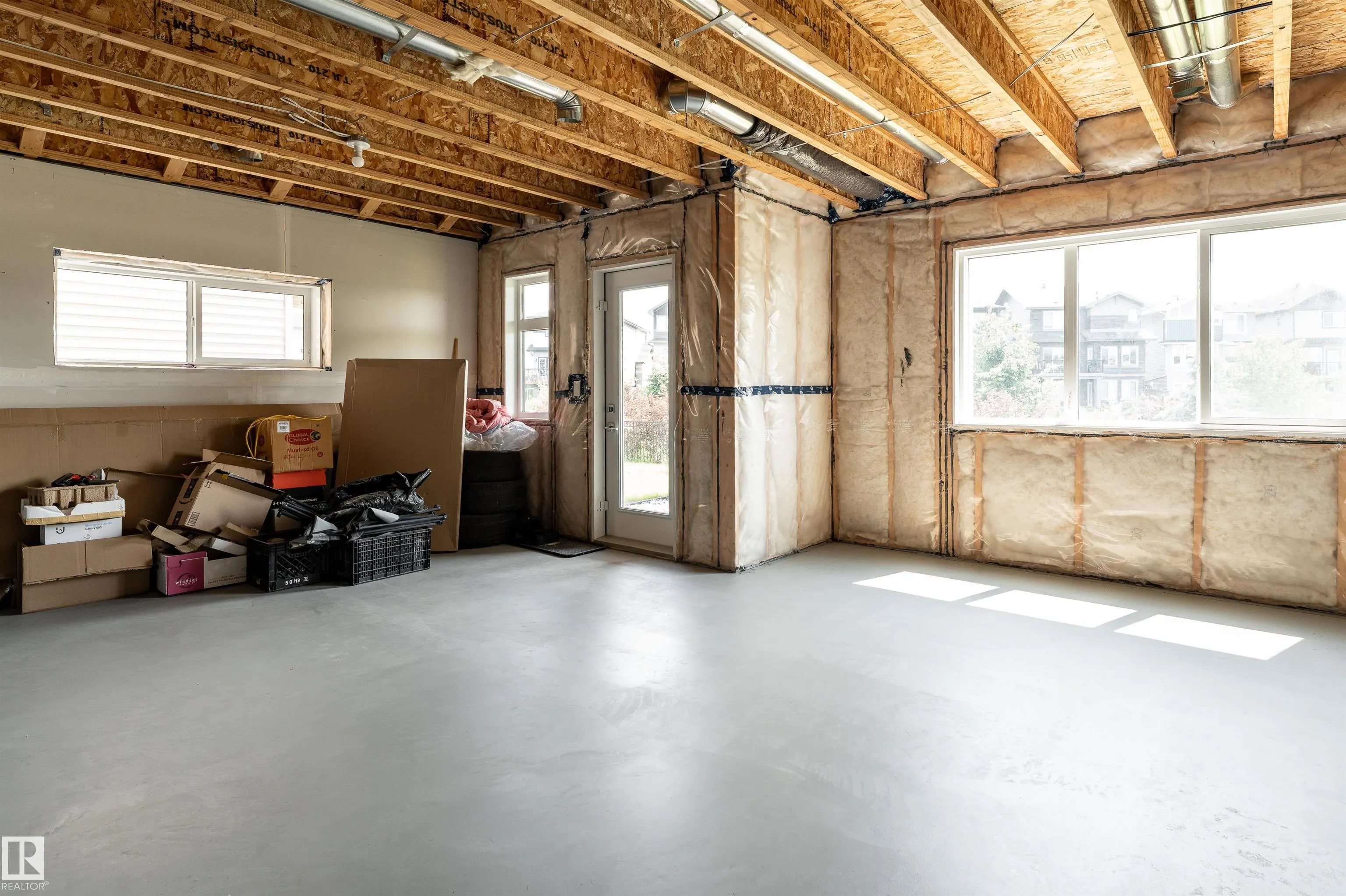 1051 CHRISTIE Vista