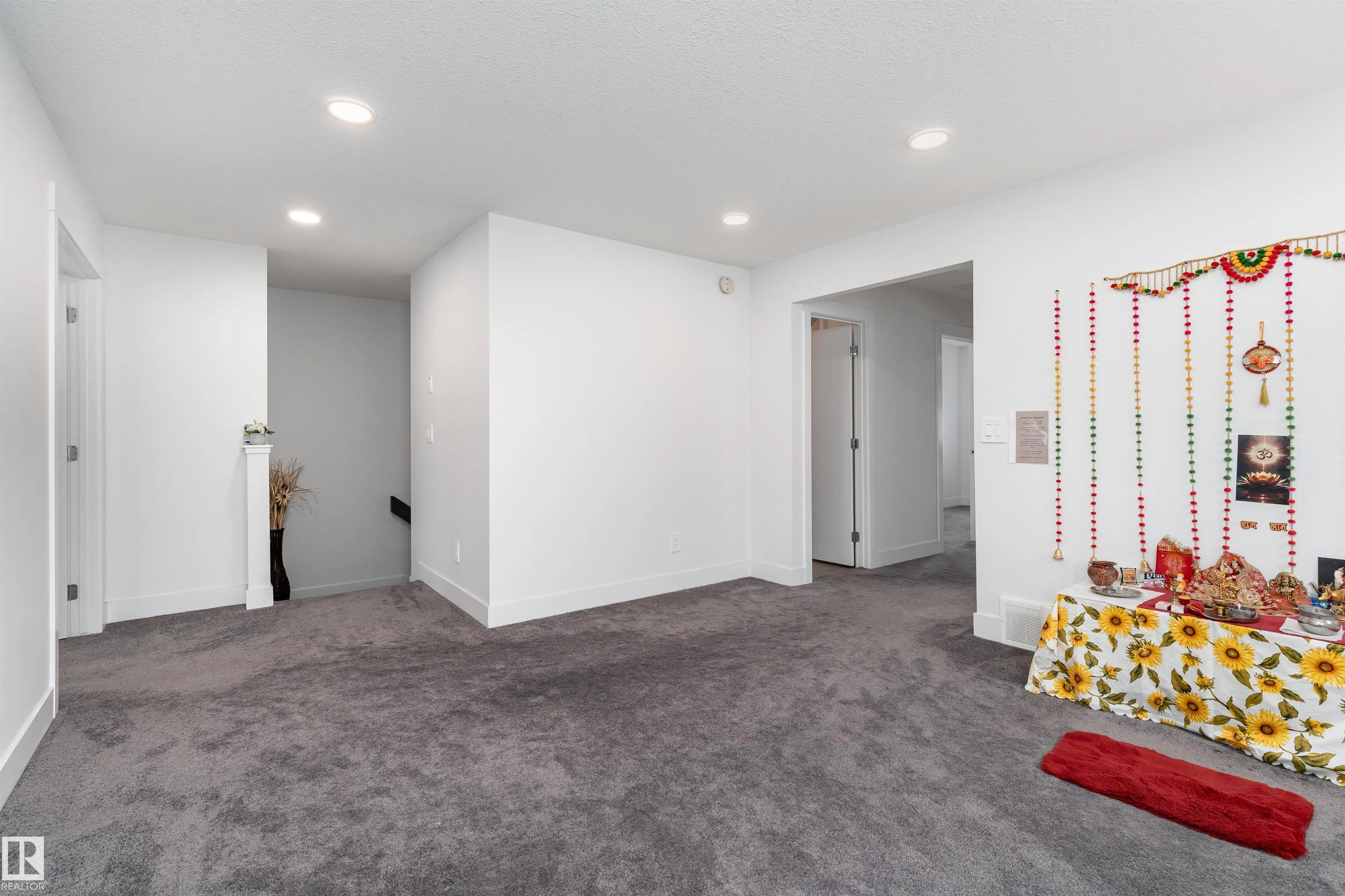 1051 CHRISTIE Vista