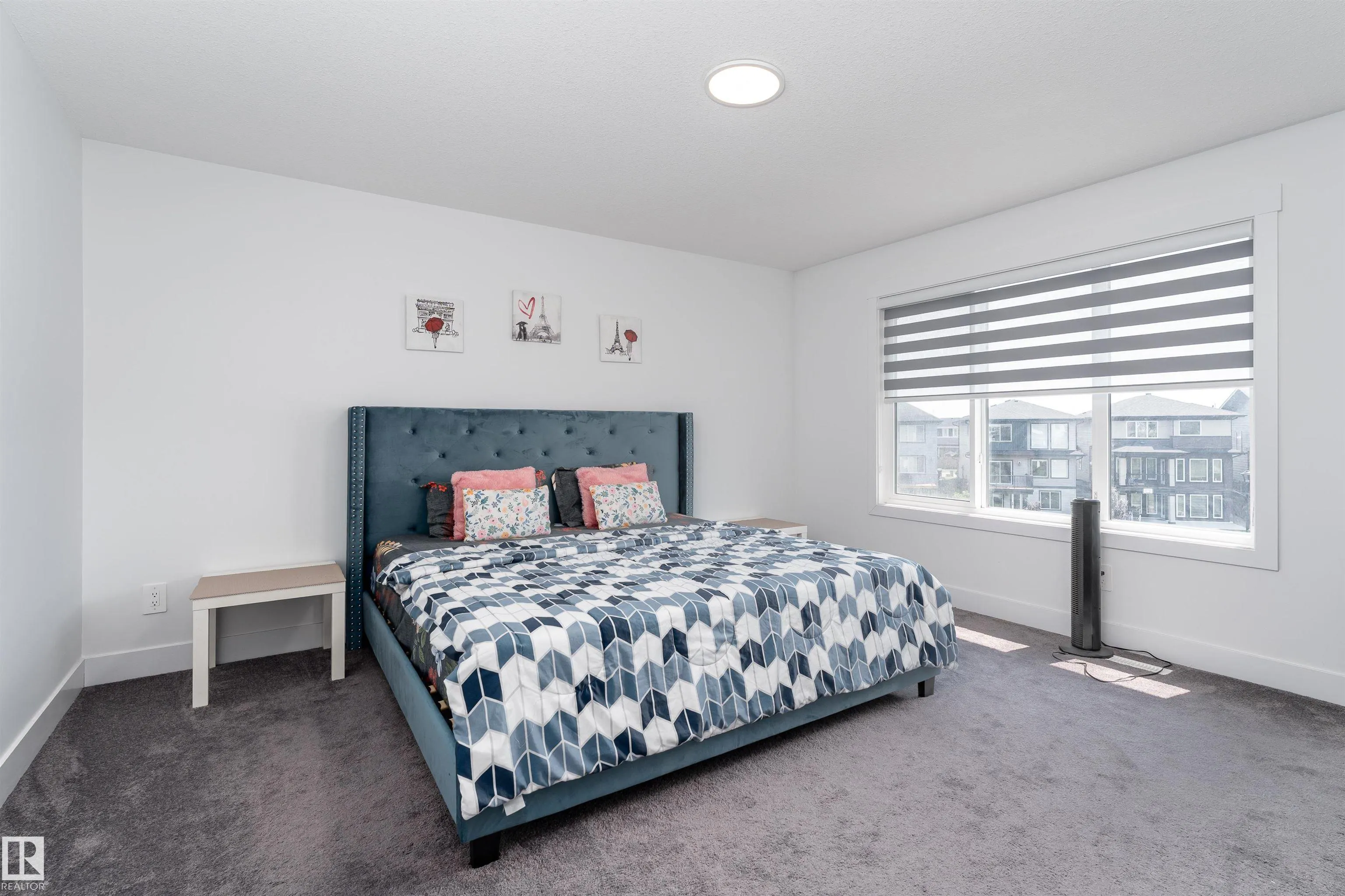 1051 CHRISTIE Vista