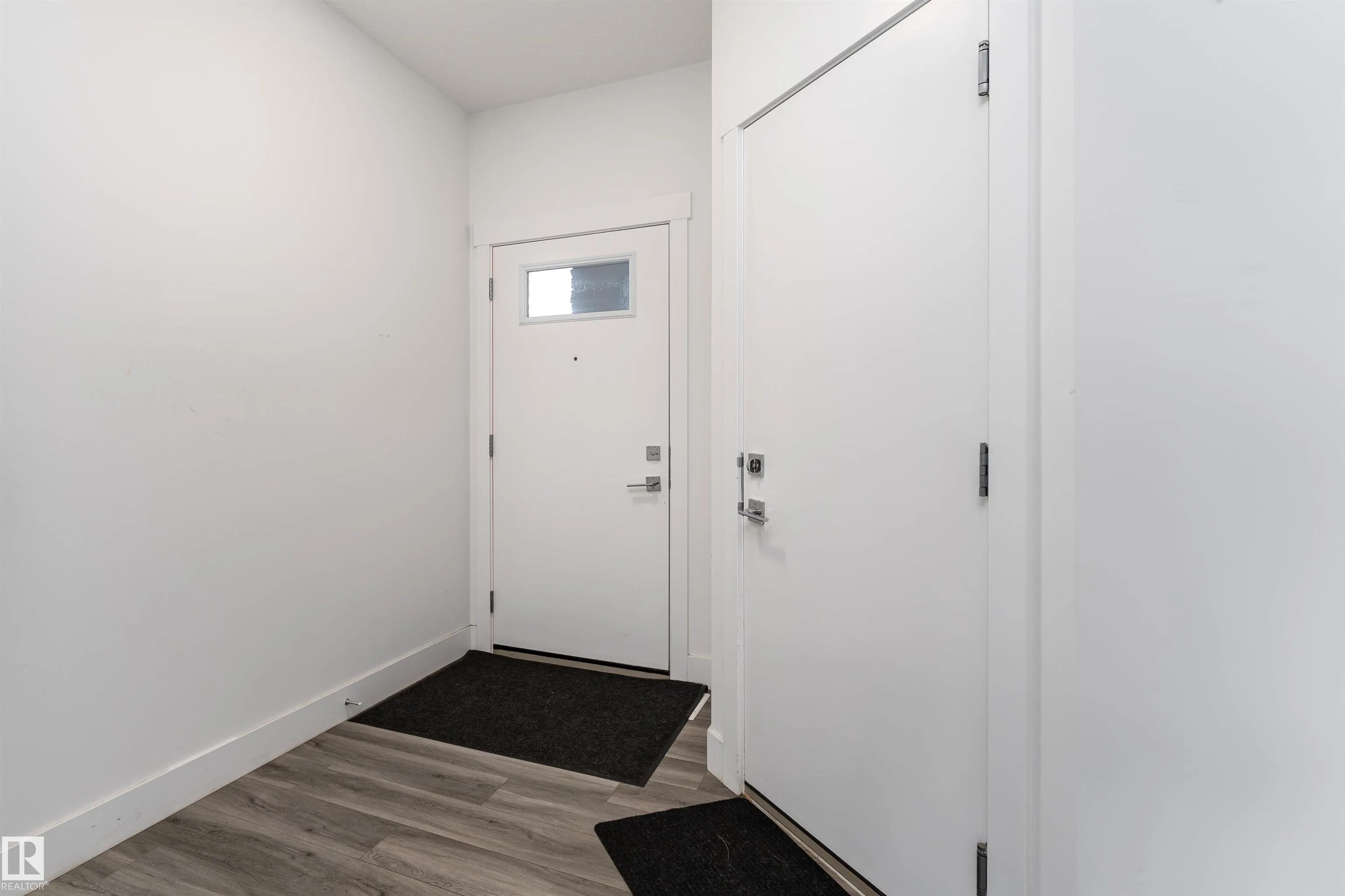 1051 CHRISTIE Vista