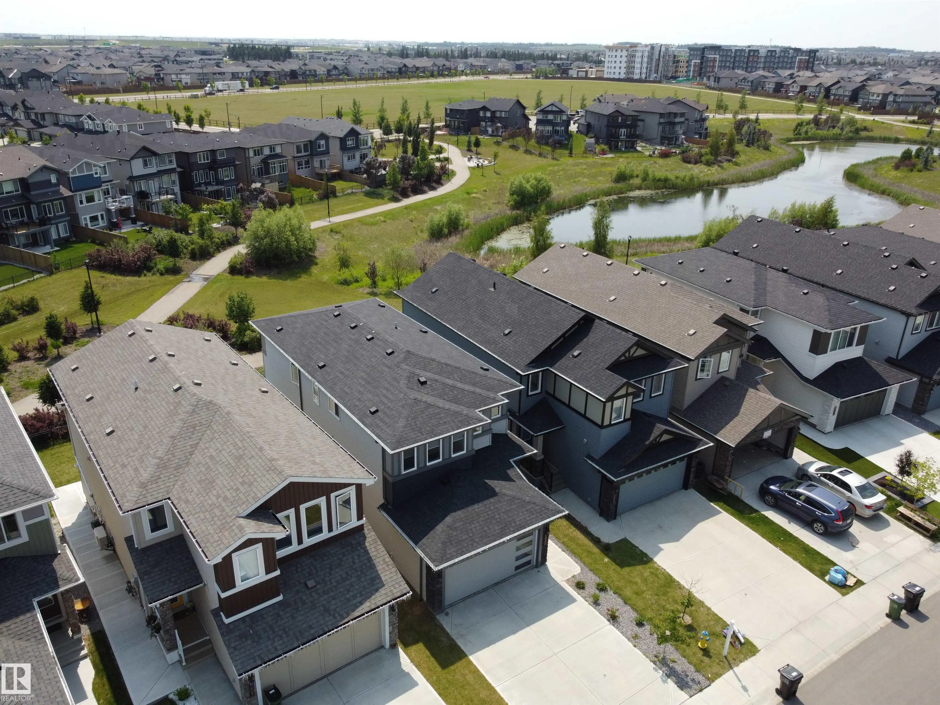1051 CHRISTIE Vista