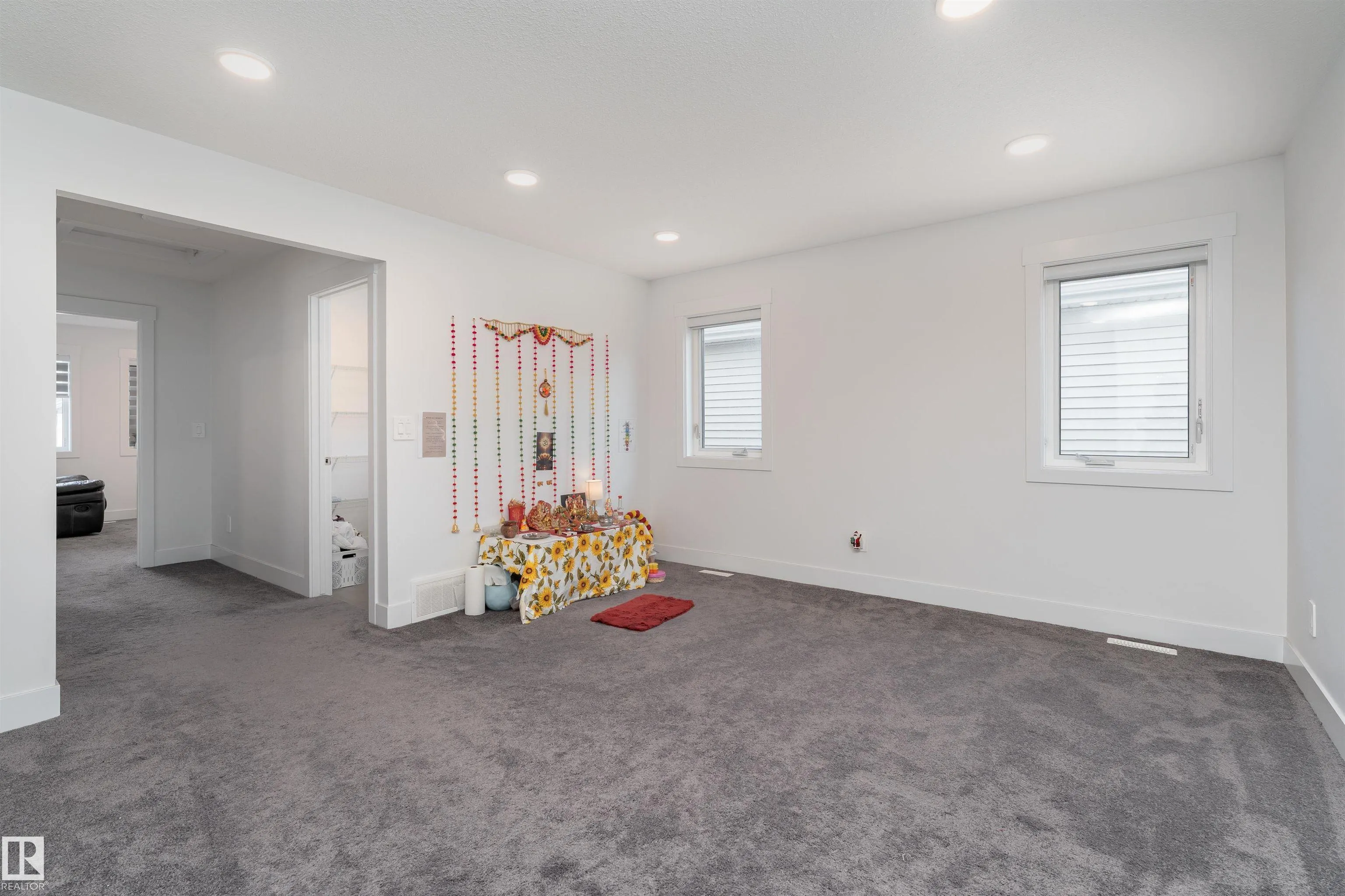 1051 CHRISTIE Vista