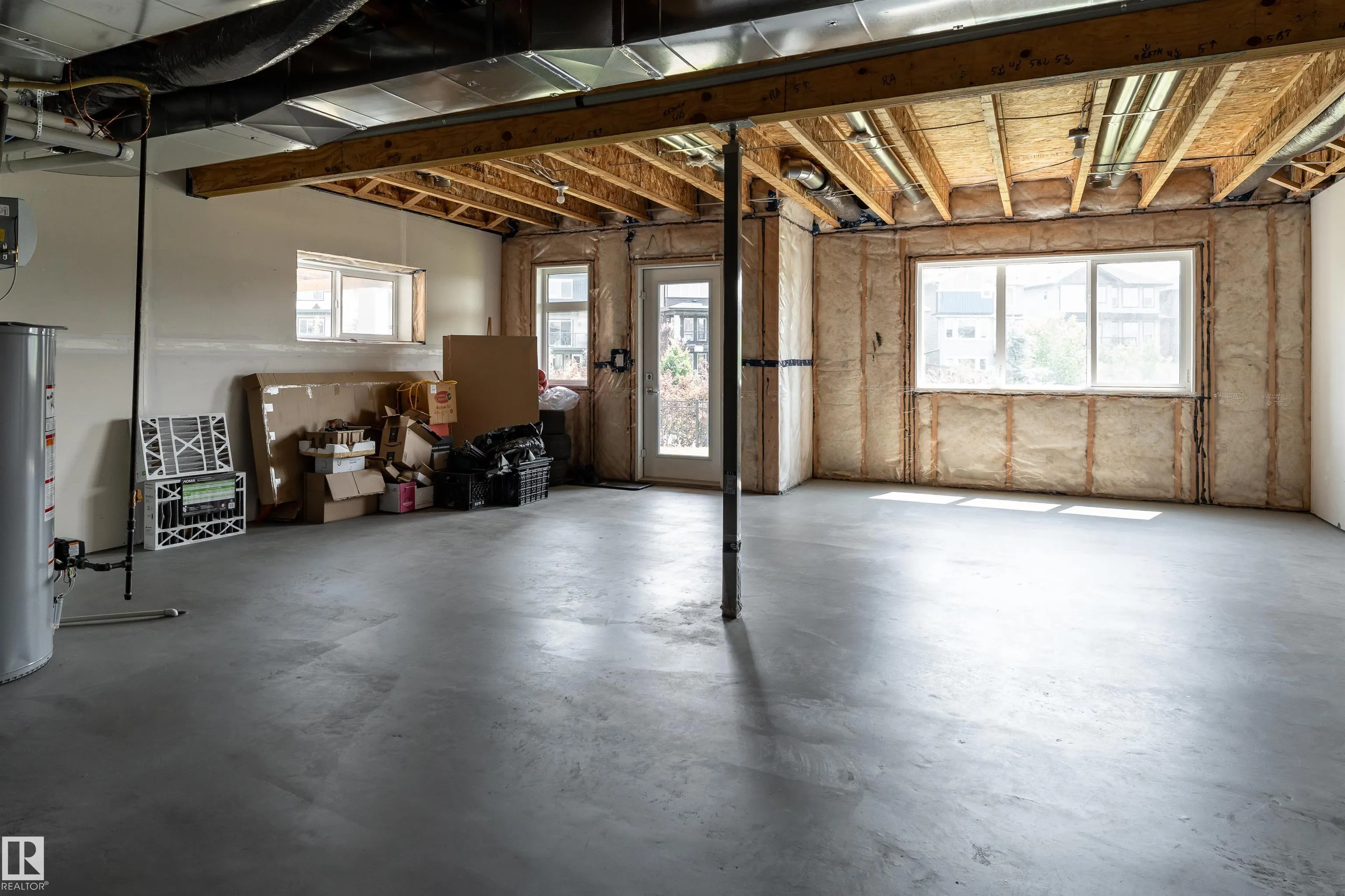 1051 CHRISTIE Vista