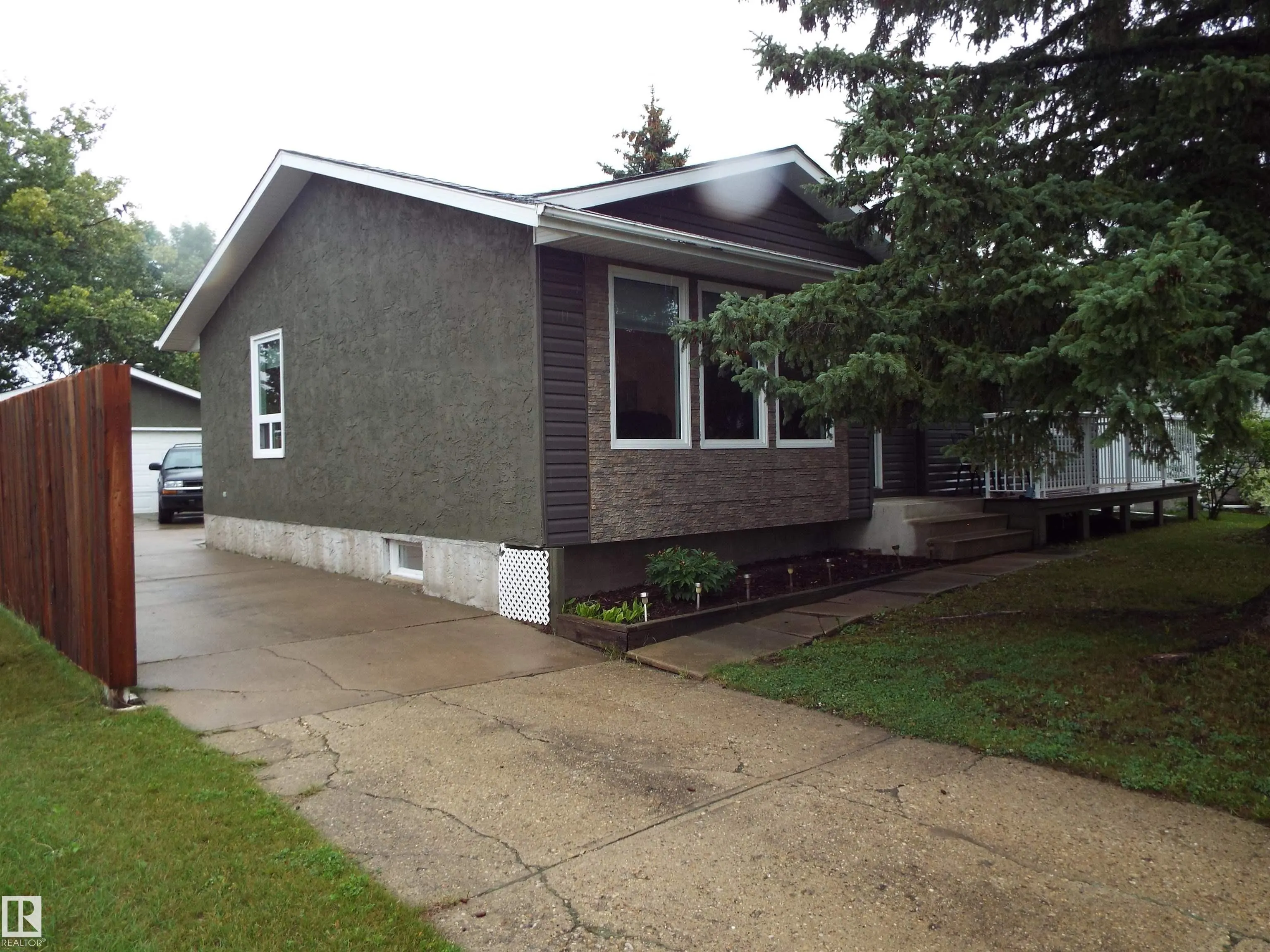 3614 CALEDONIA Drive