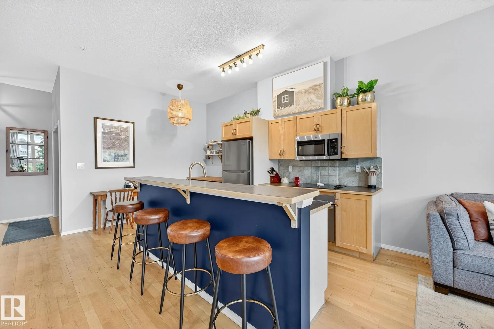 10407 122 Street