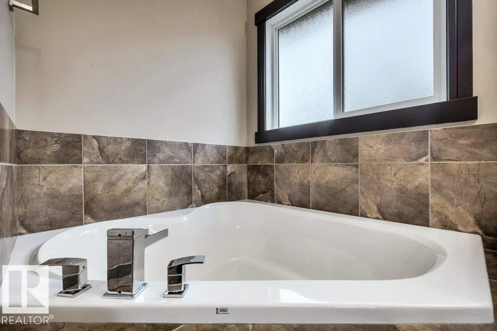 3015 Winspear Common