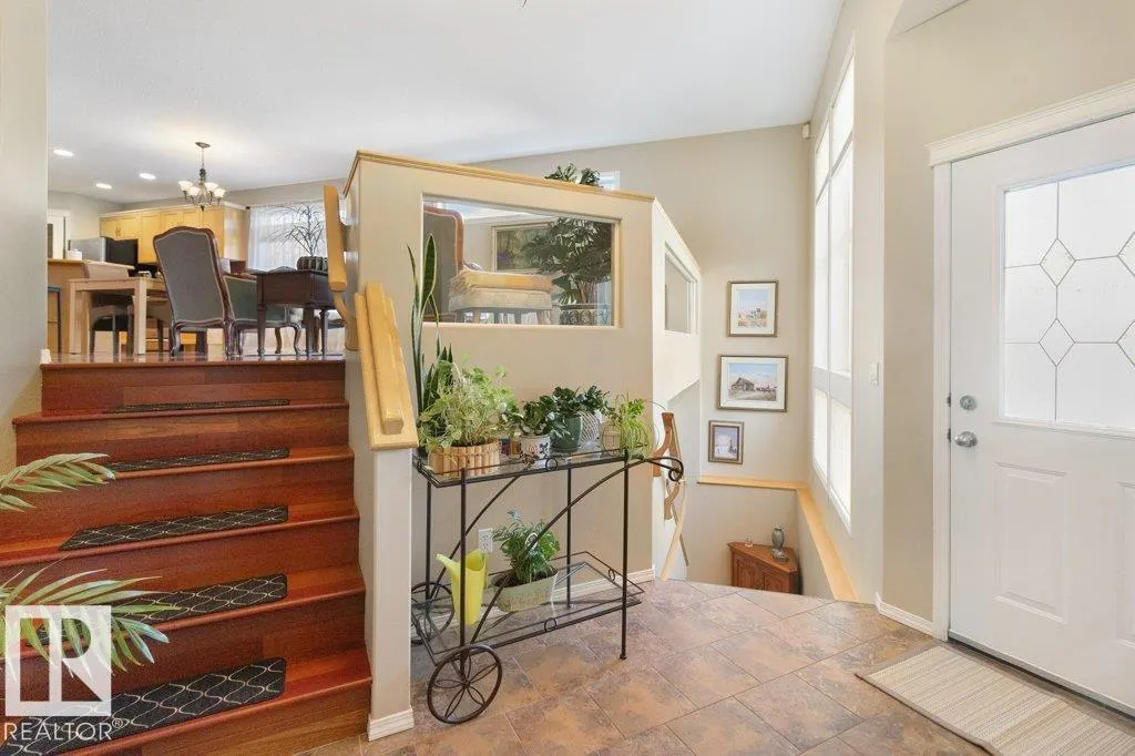 55 RIDGEHAVEN Crescent