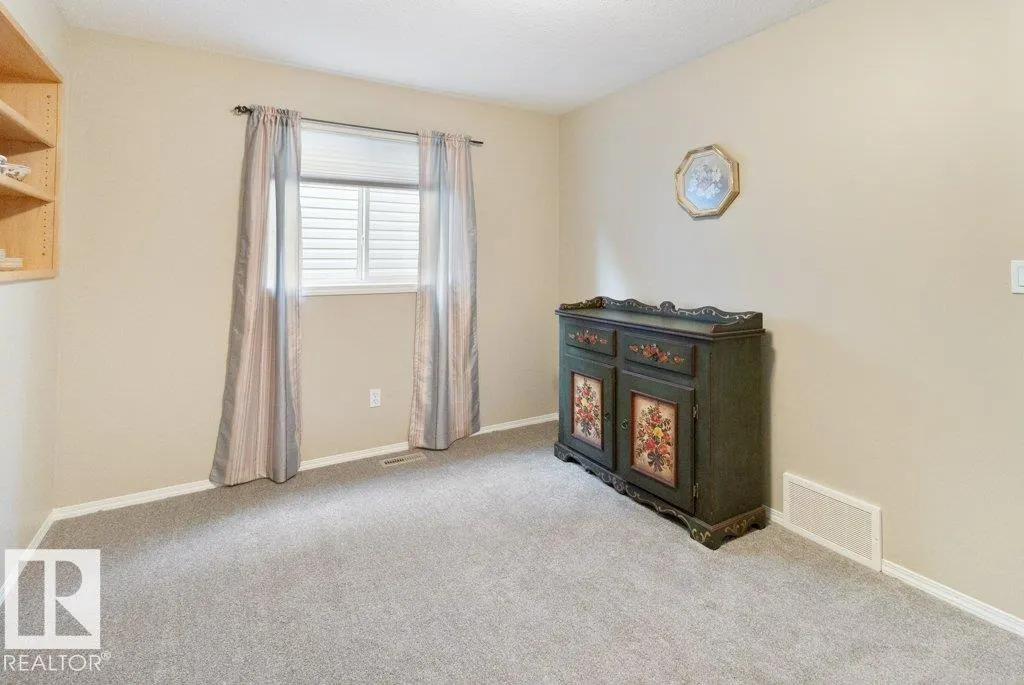 55 RIDGEHAVEN Crescent