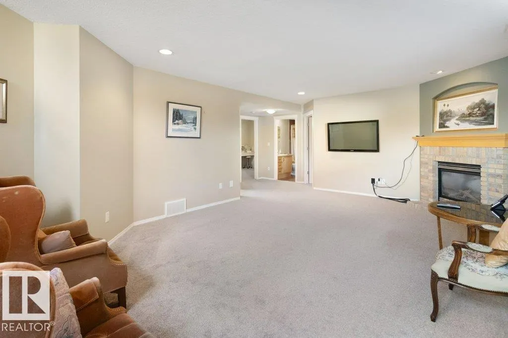 55 RIDGEHAVEN Crescent
