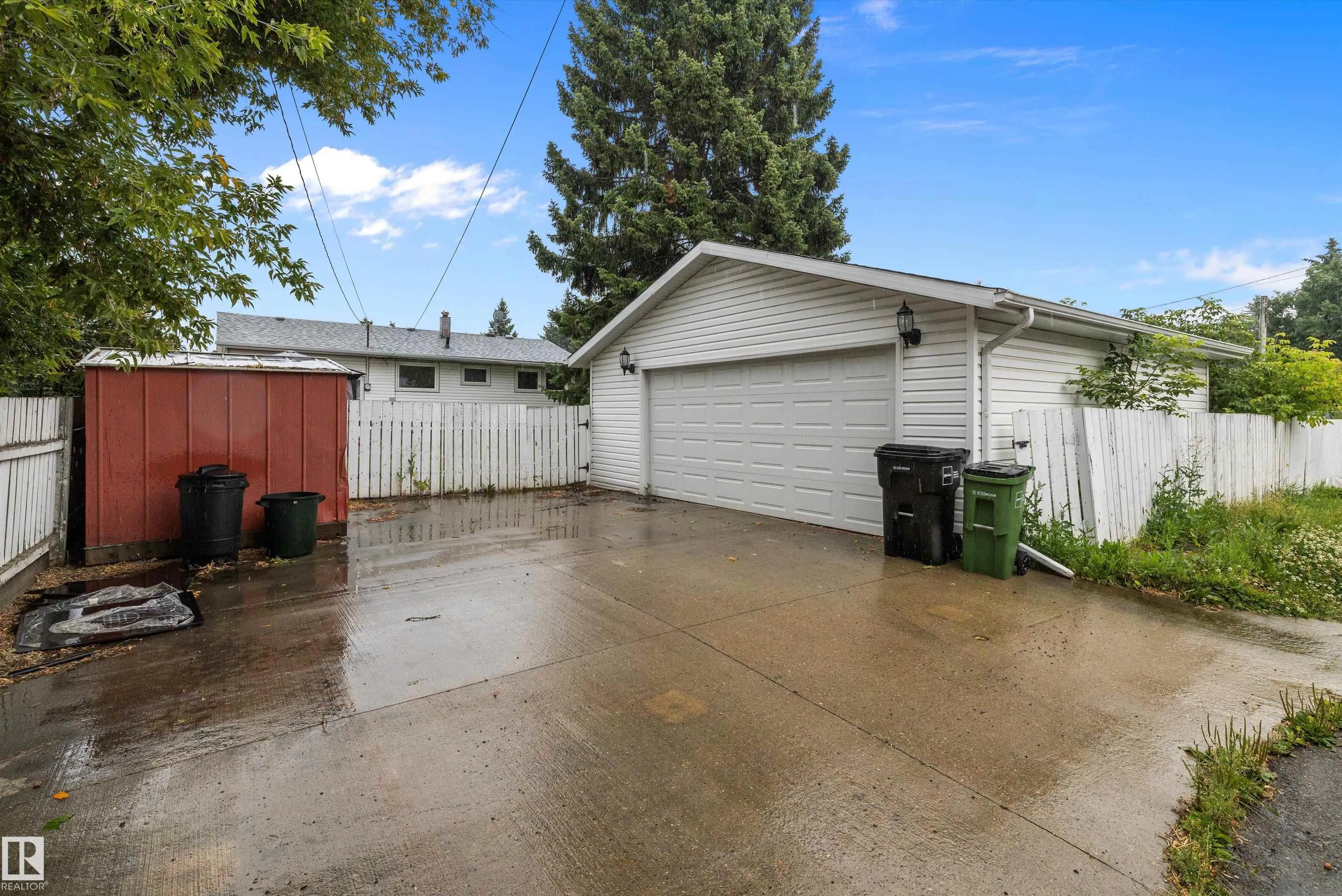 8928 147 st