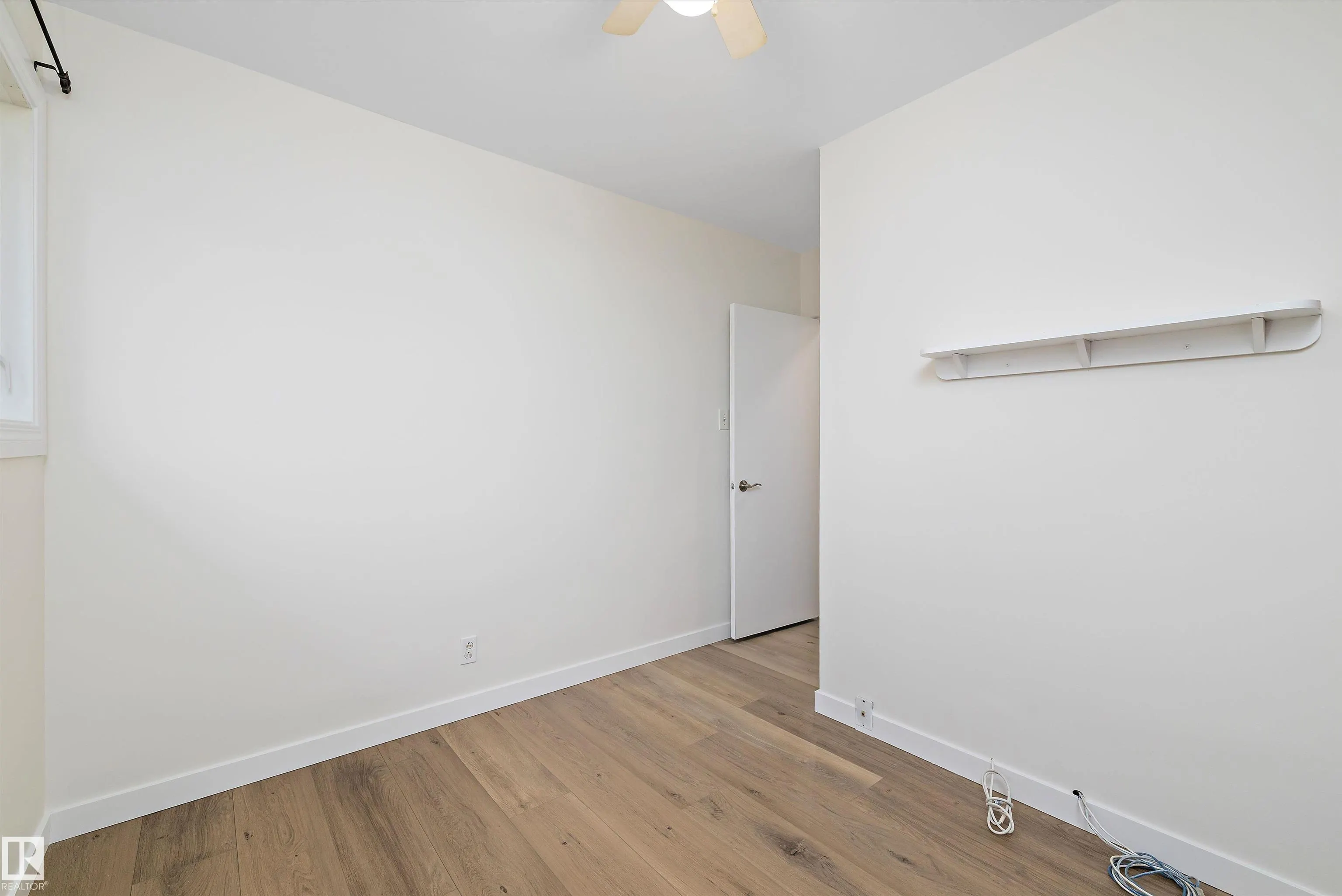 8928 147 st