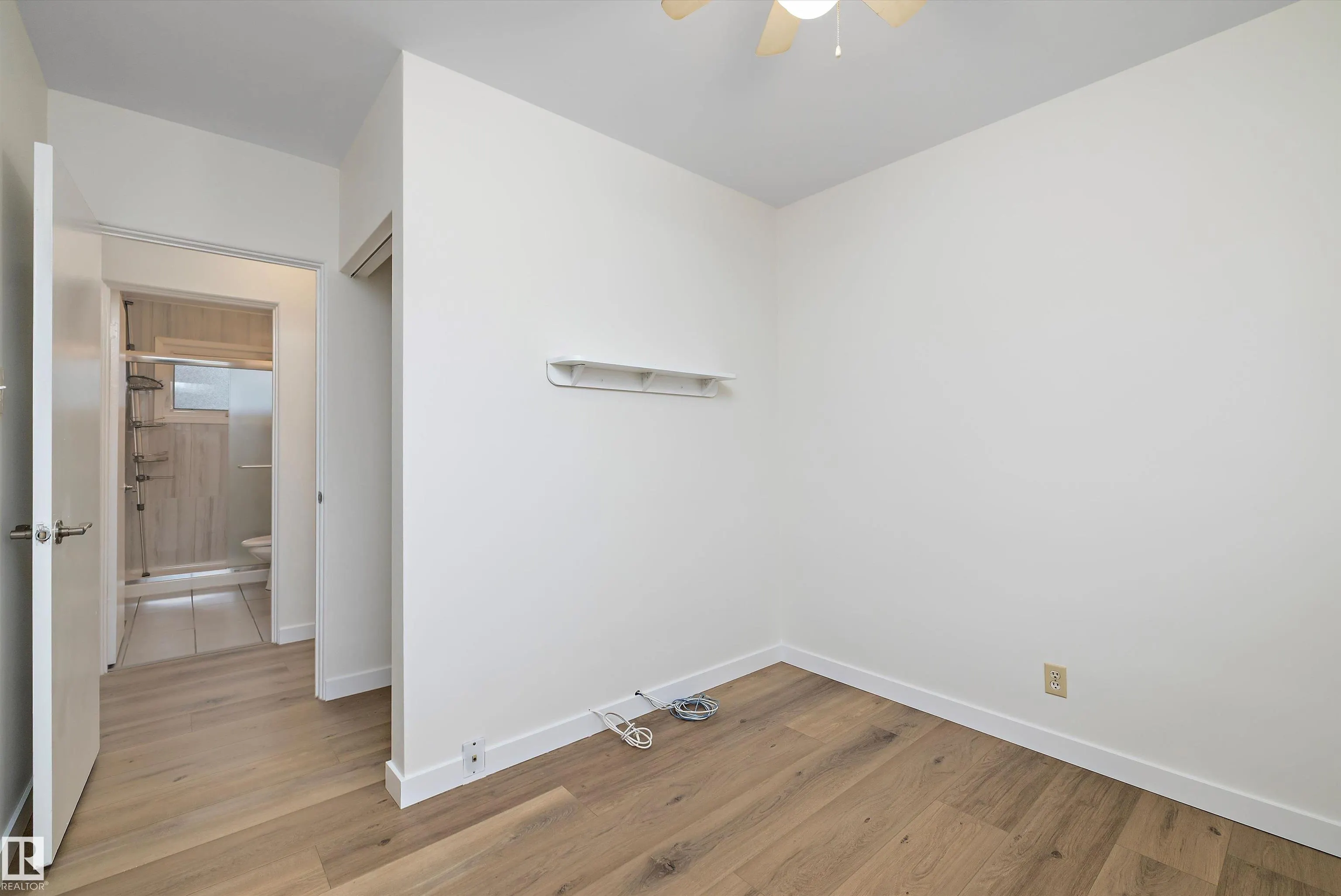8928 147 st