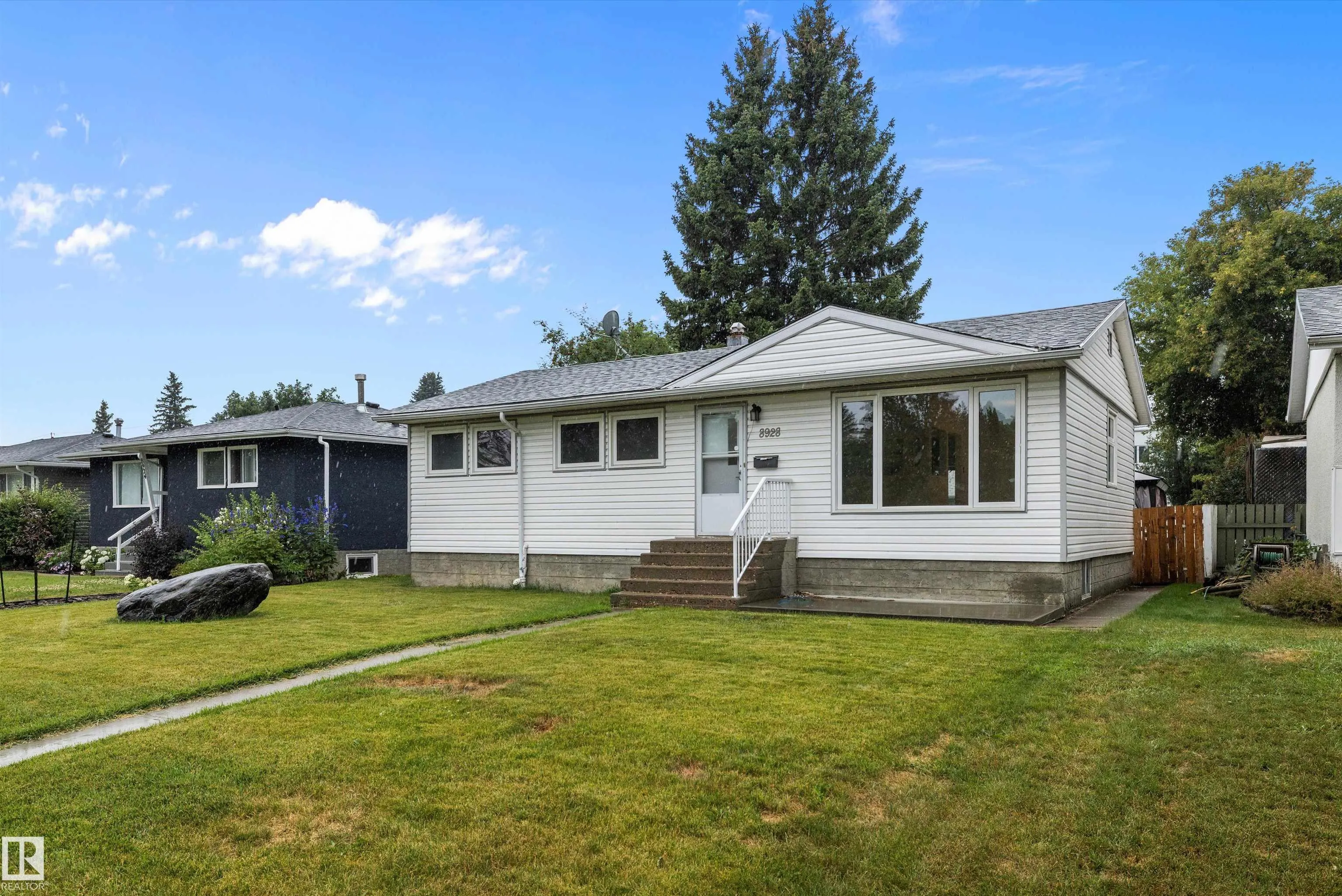 8928 147 st