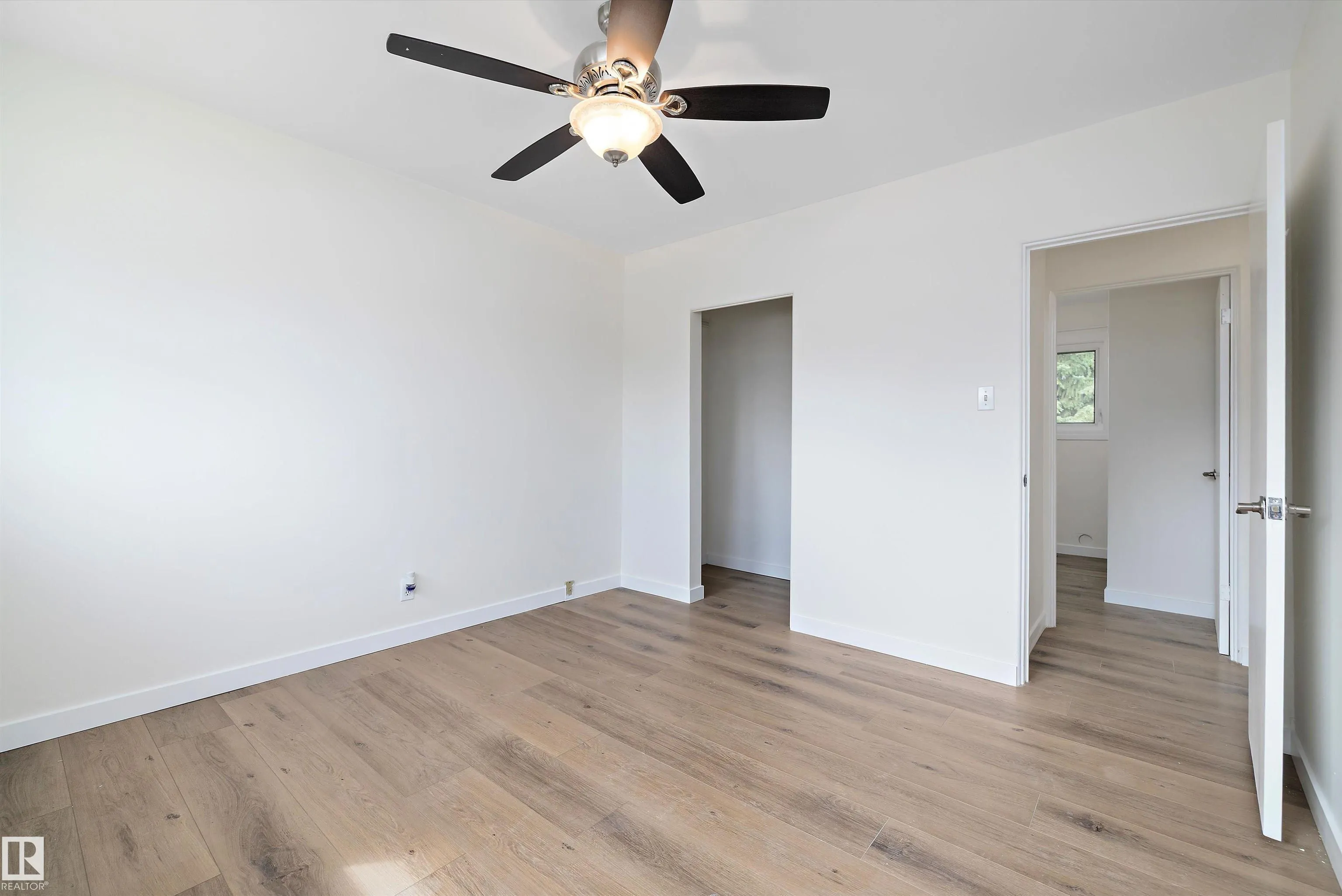8928 147 st