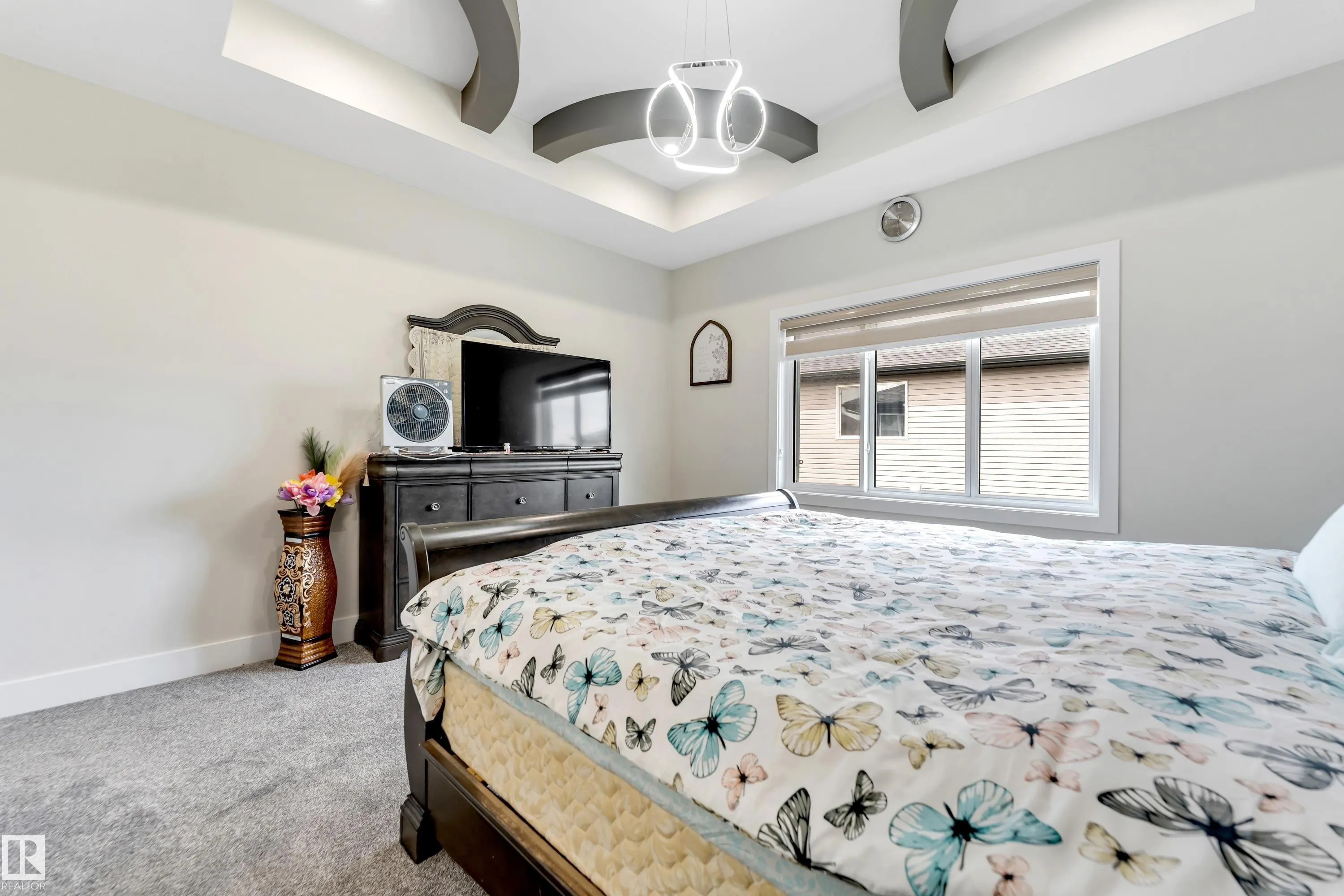 449 ROBERTS Crescent