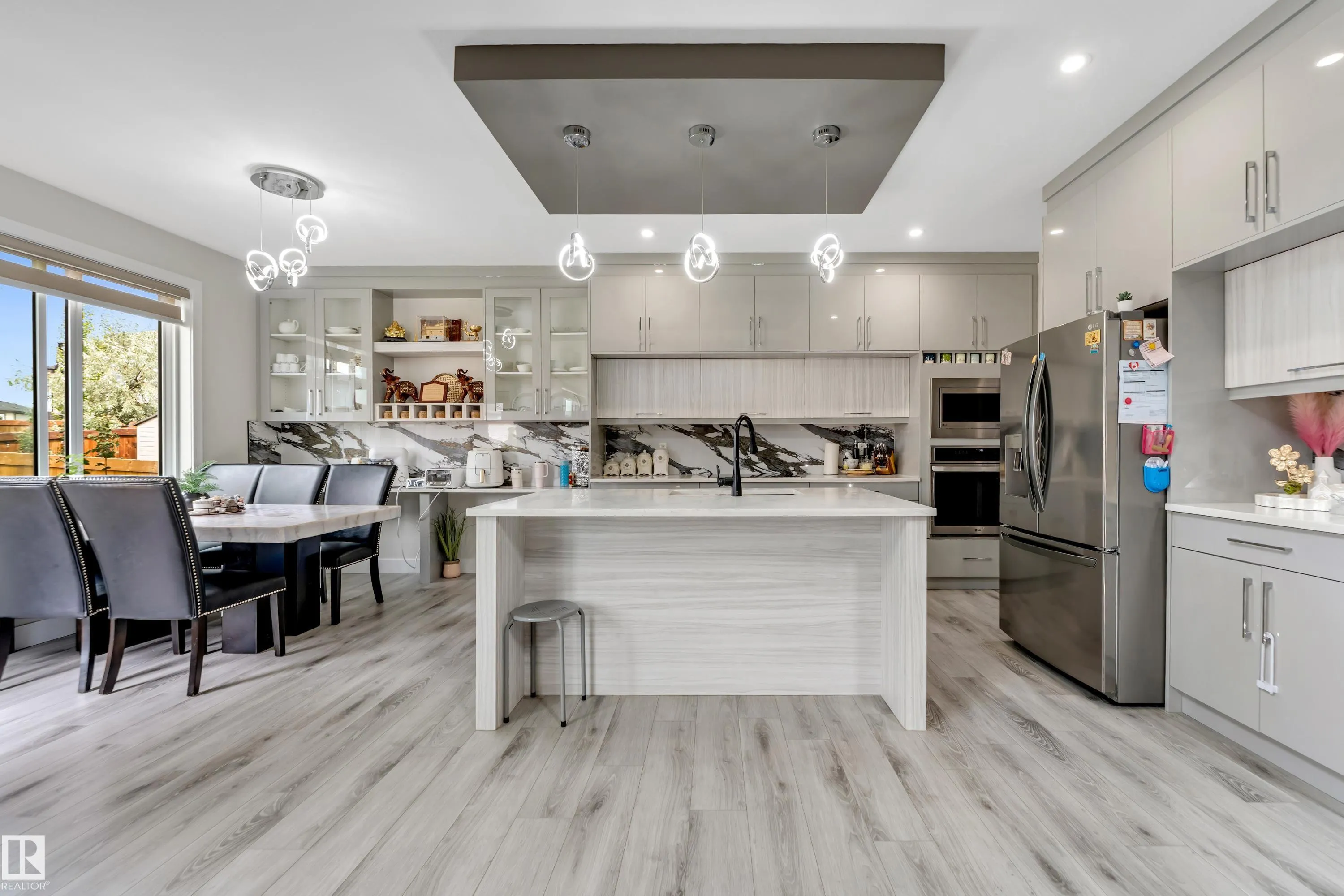 449 ROBERTS Crescent