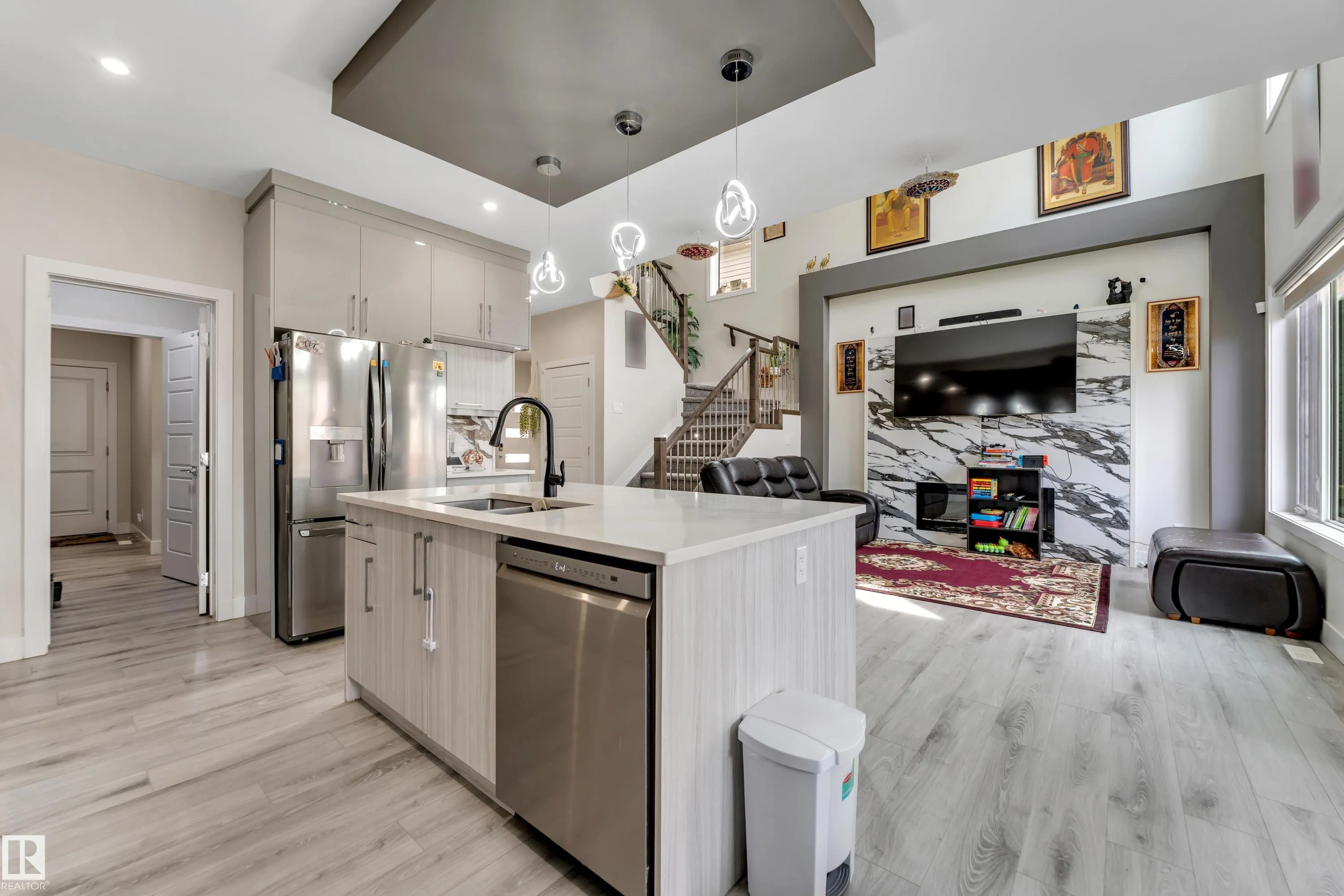 449 ROBERTS Crescent