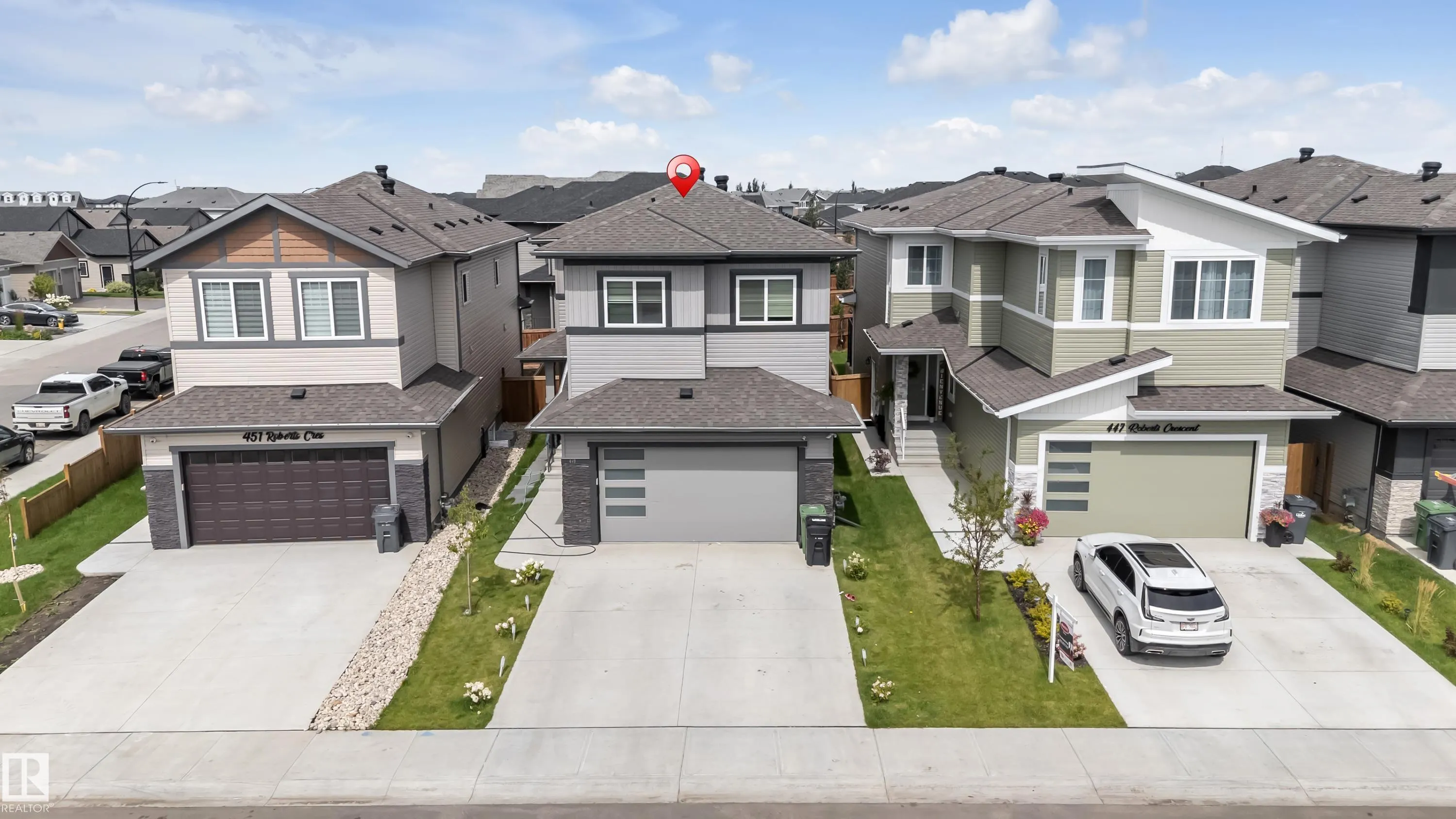 449 ROBERTS Crescent