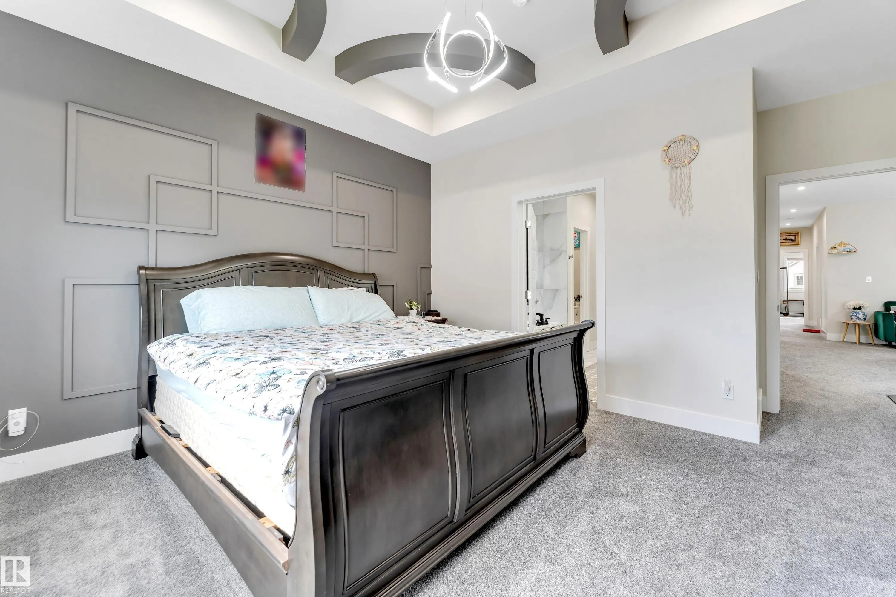 449 ROBERTS Crescent