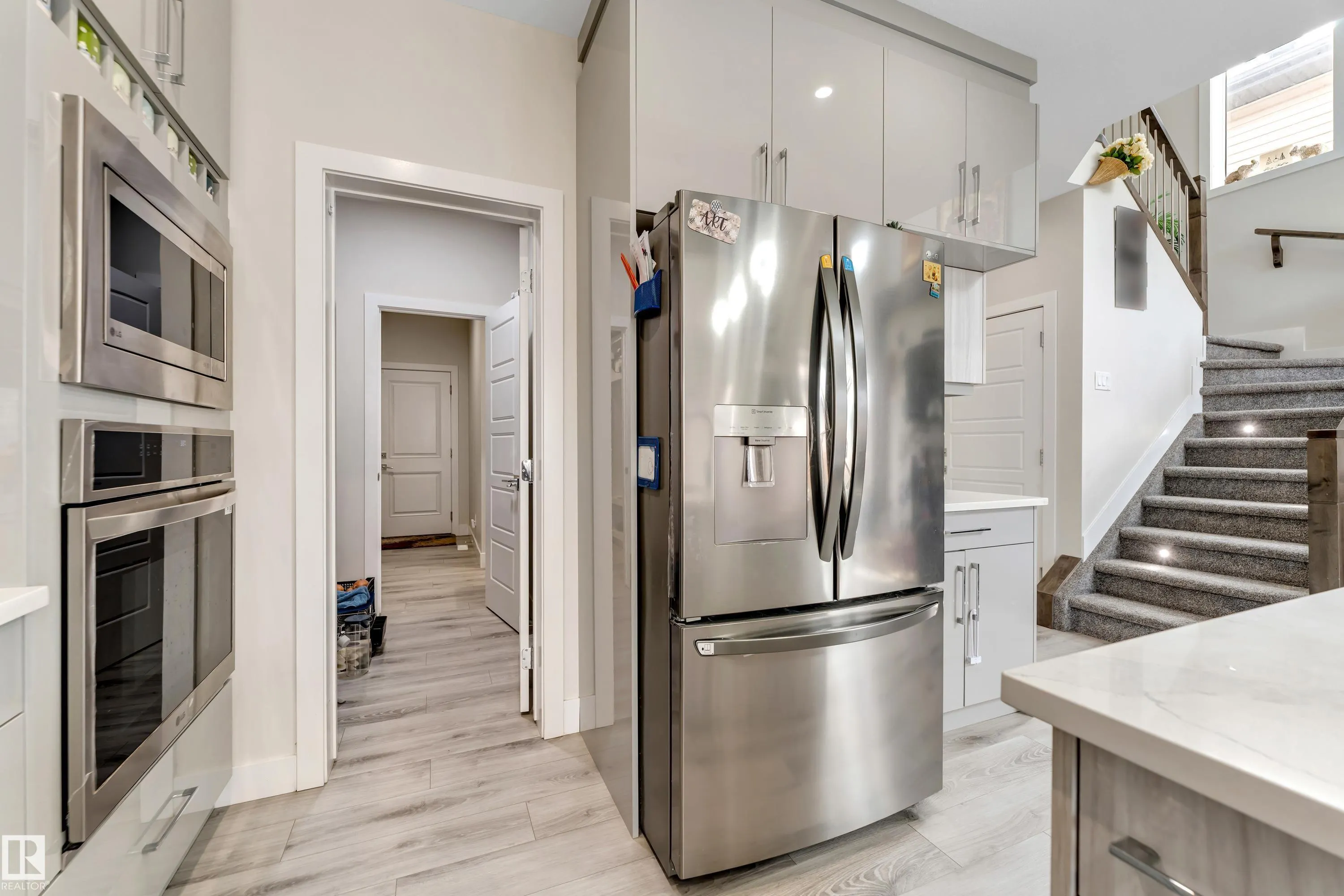 449 ROBERTS Crescent