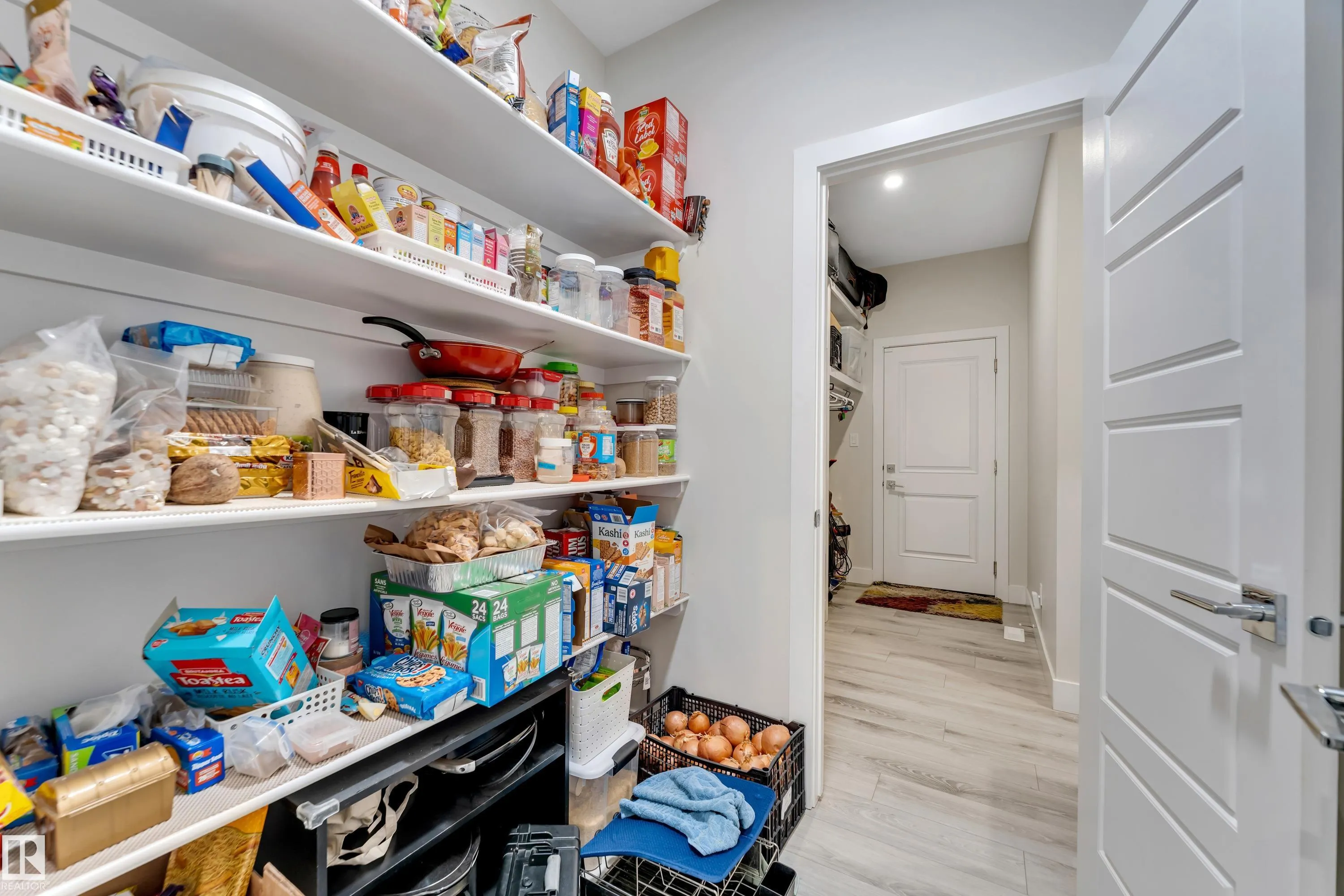 449 ROBERTS Crescent