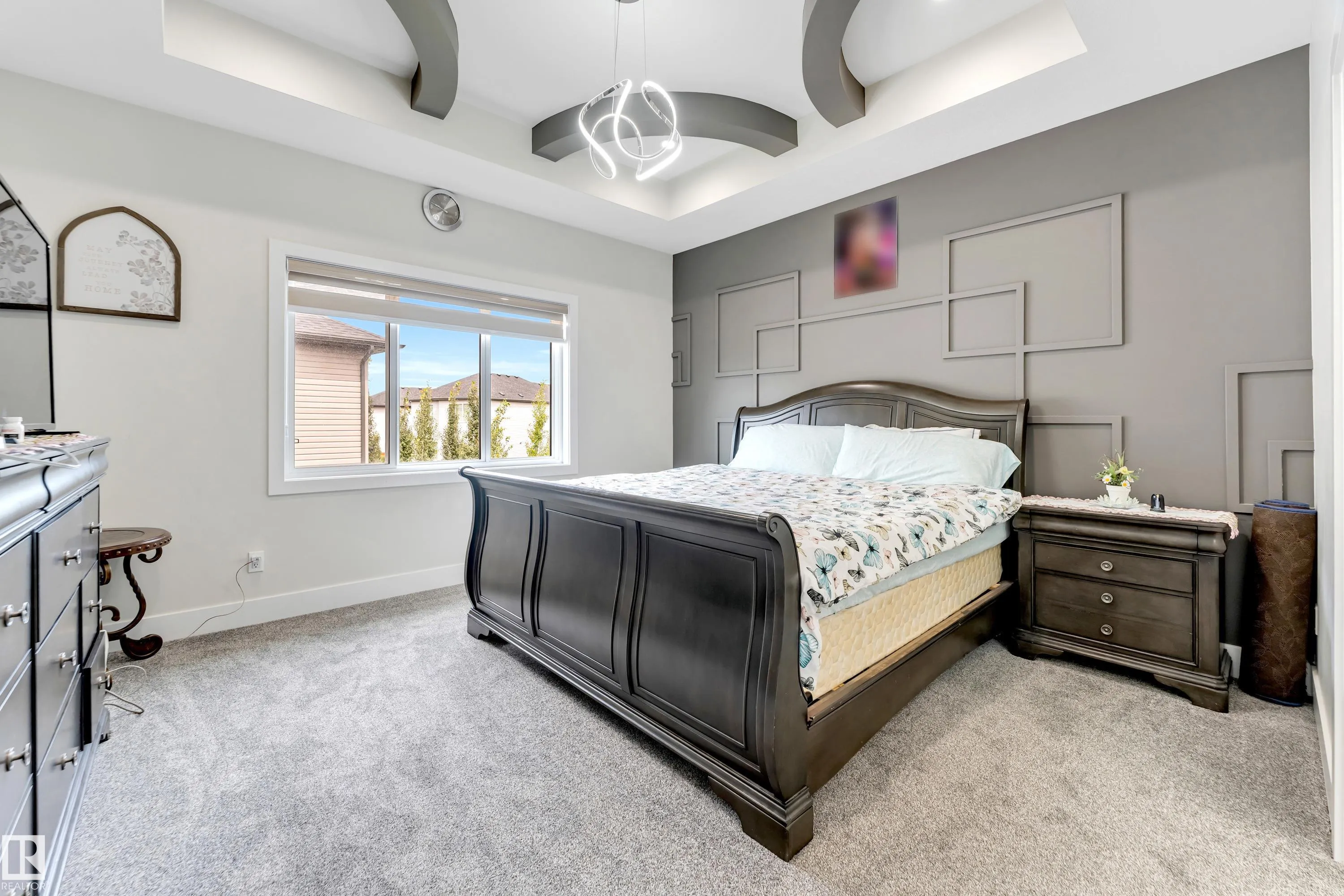 449 ROBERTS Crescent