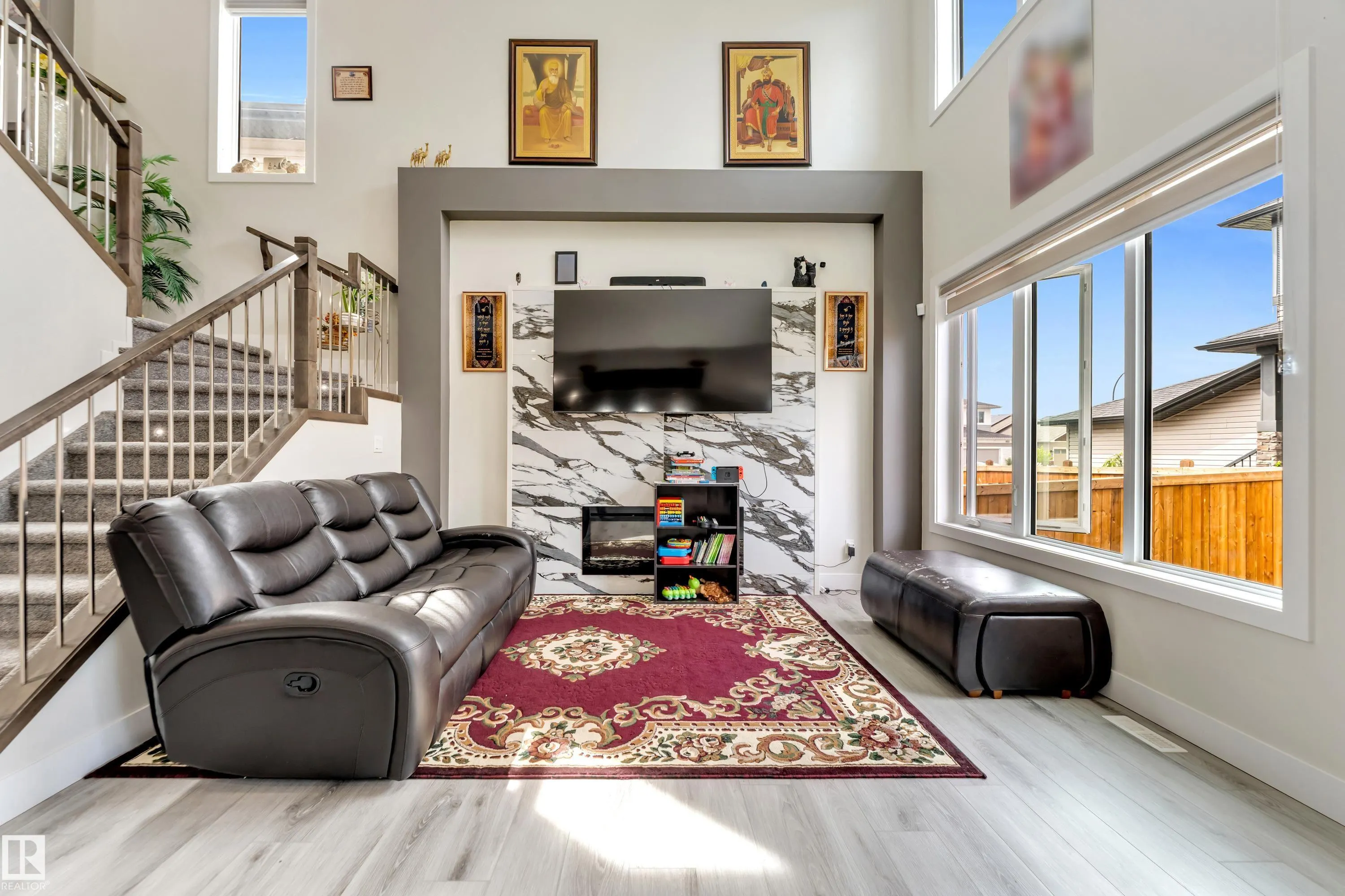 449 ROBERTS Crescent