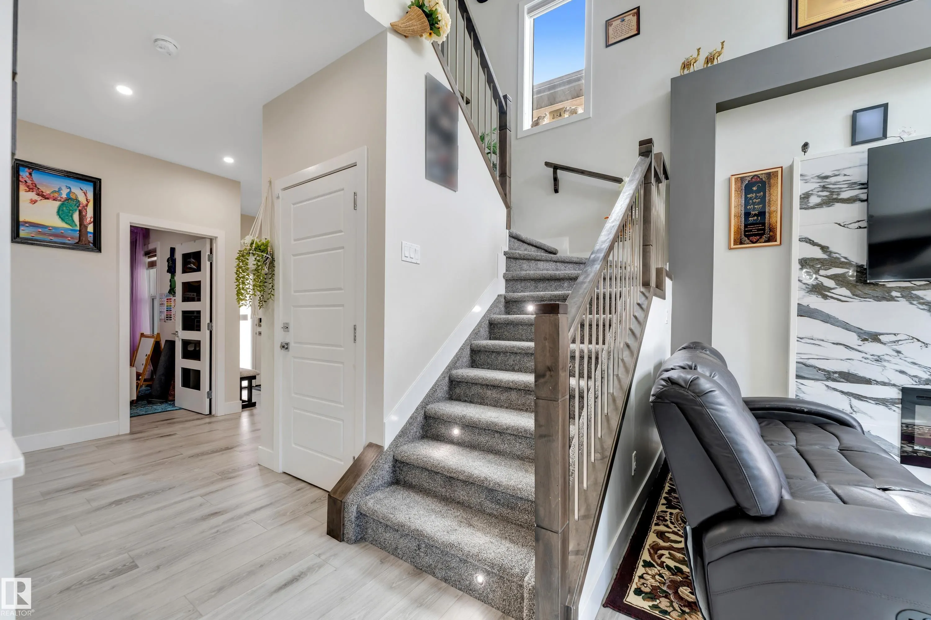449 ROBERTS Crescent