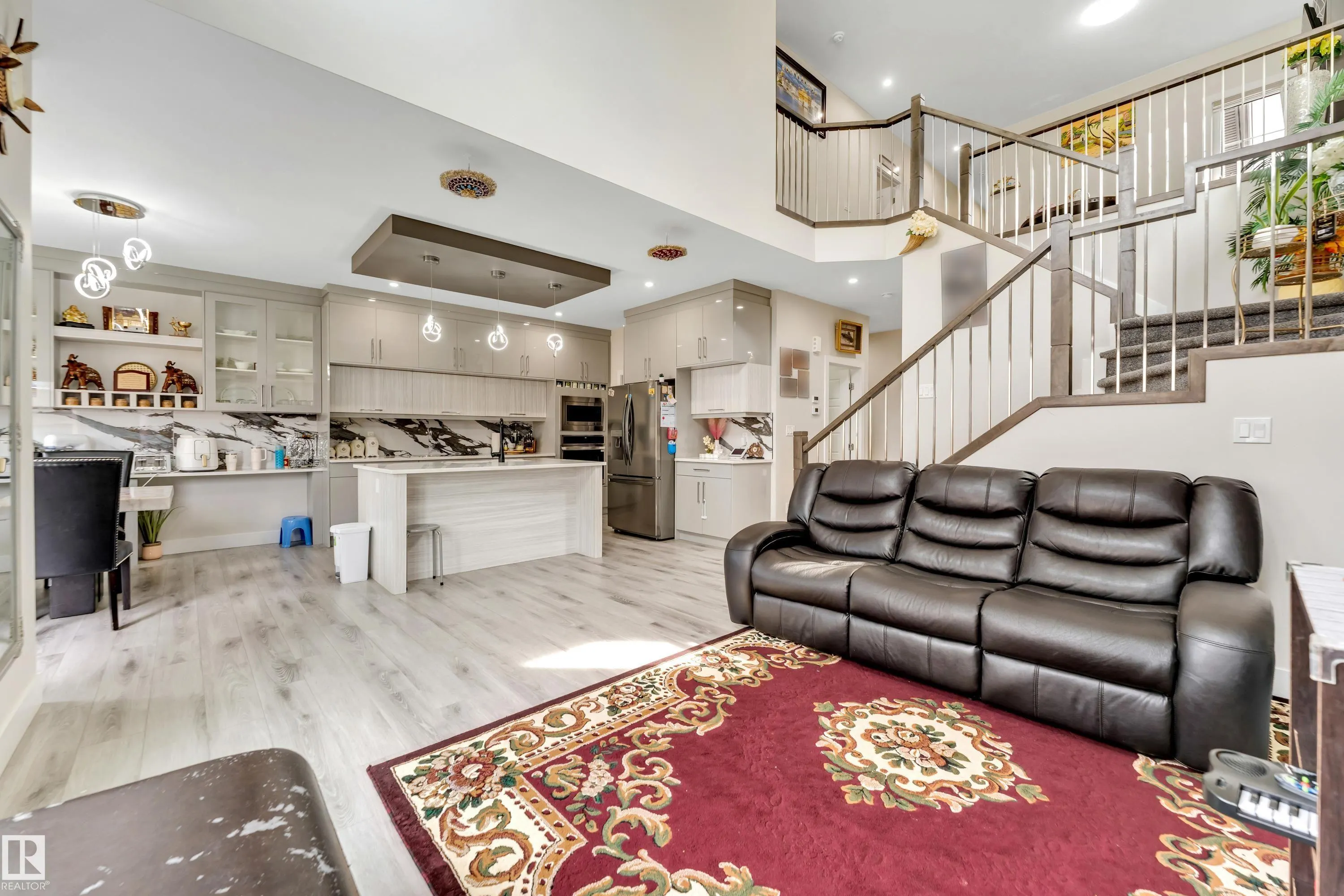 449 ROBERTS Crescent