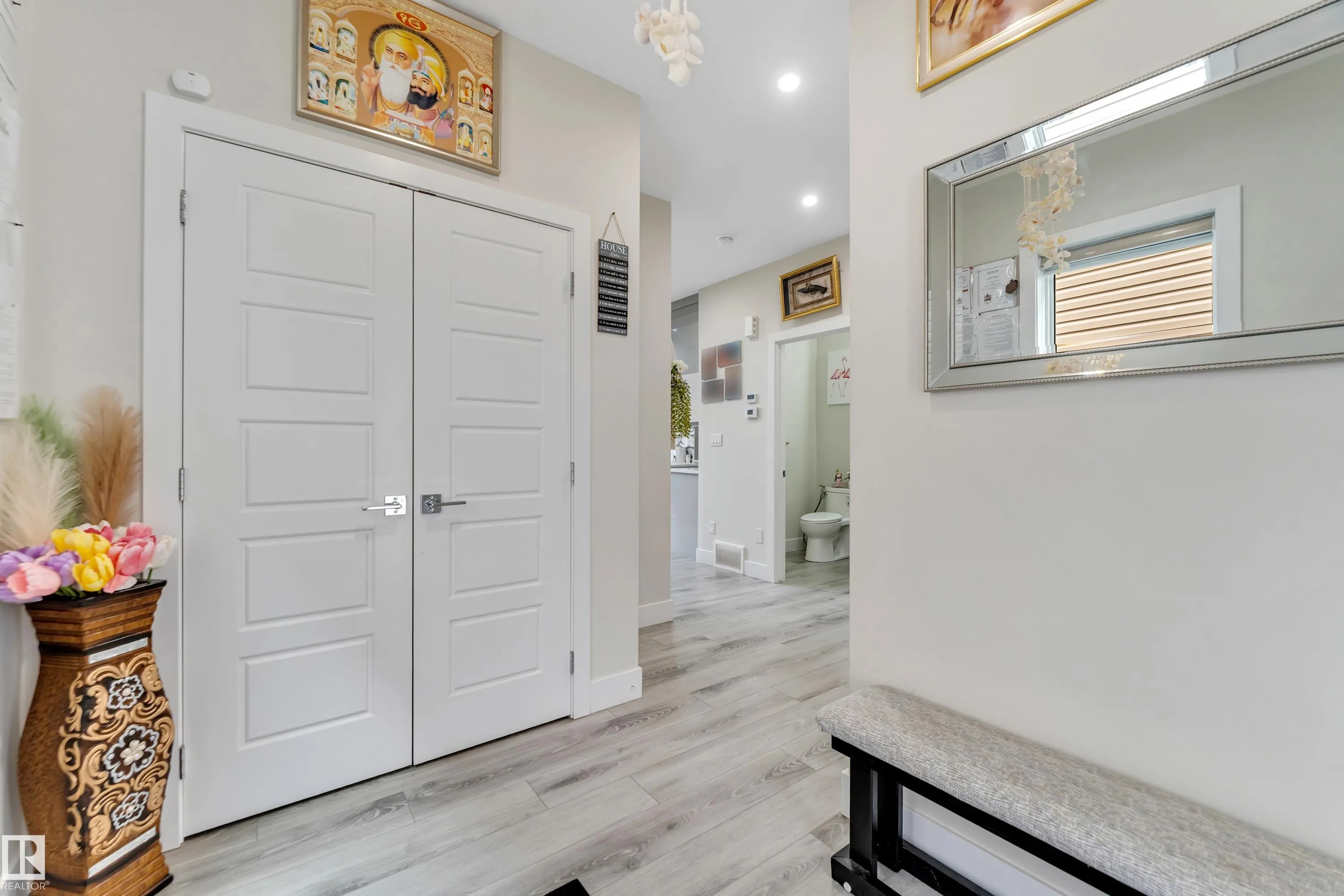 449 ROBERTS Crescent