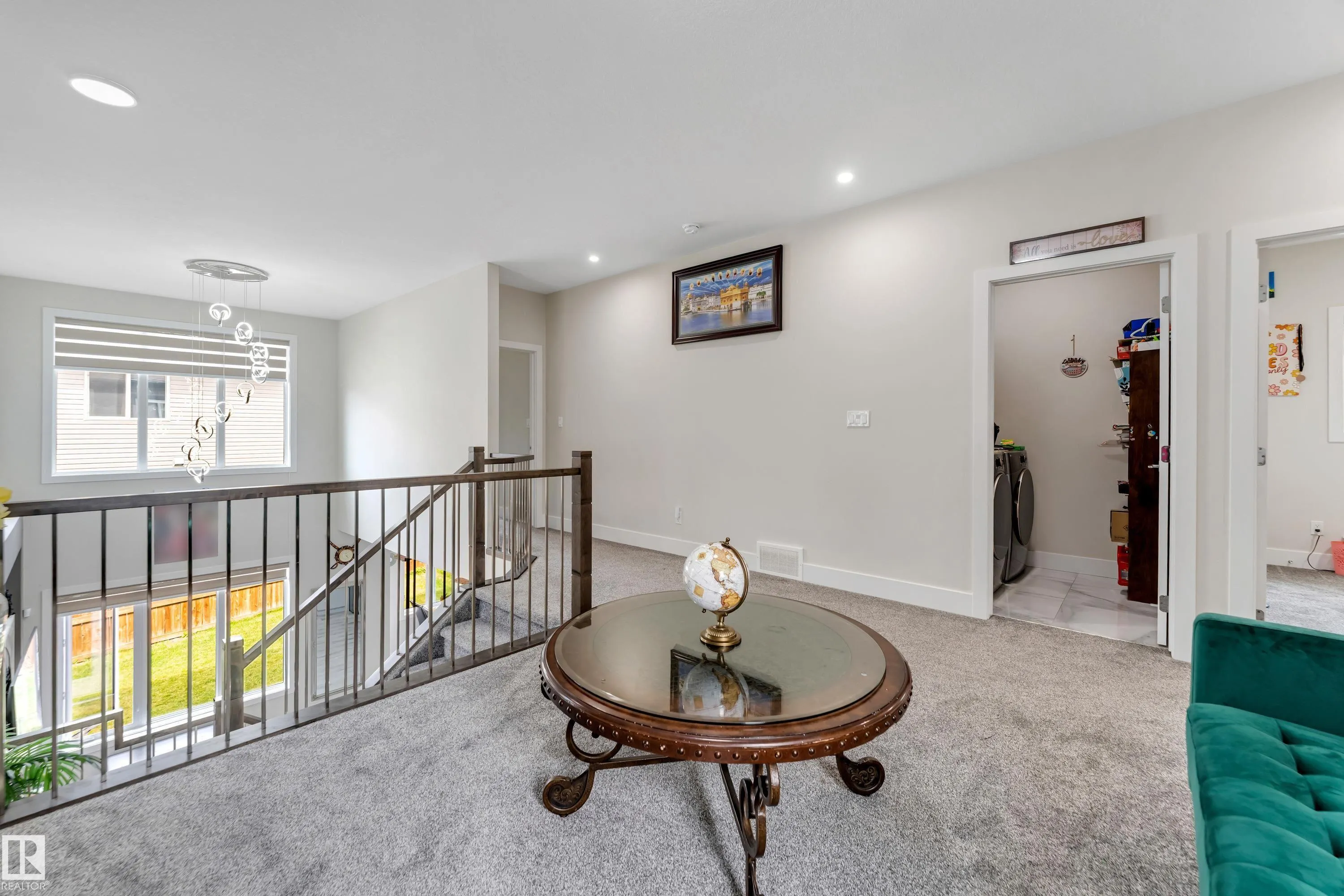 449 ROBERTS Crescent