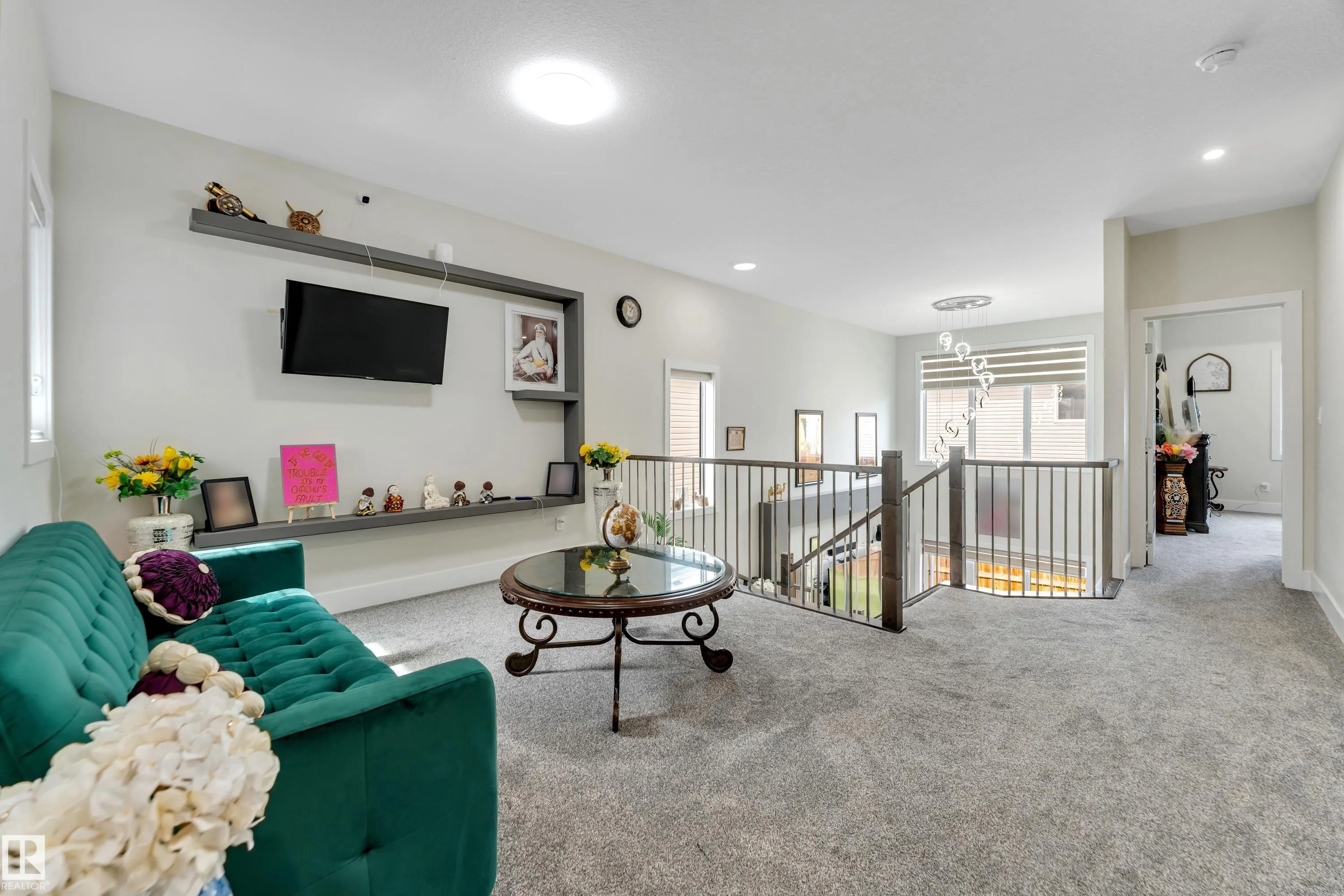 449 ROBERTS Crescent