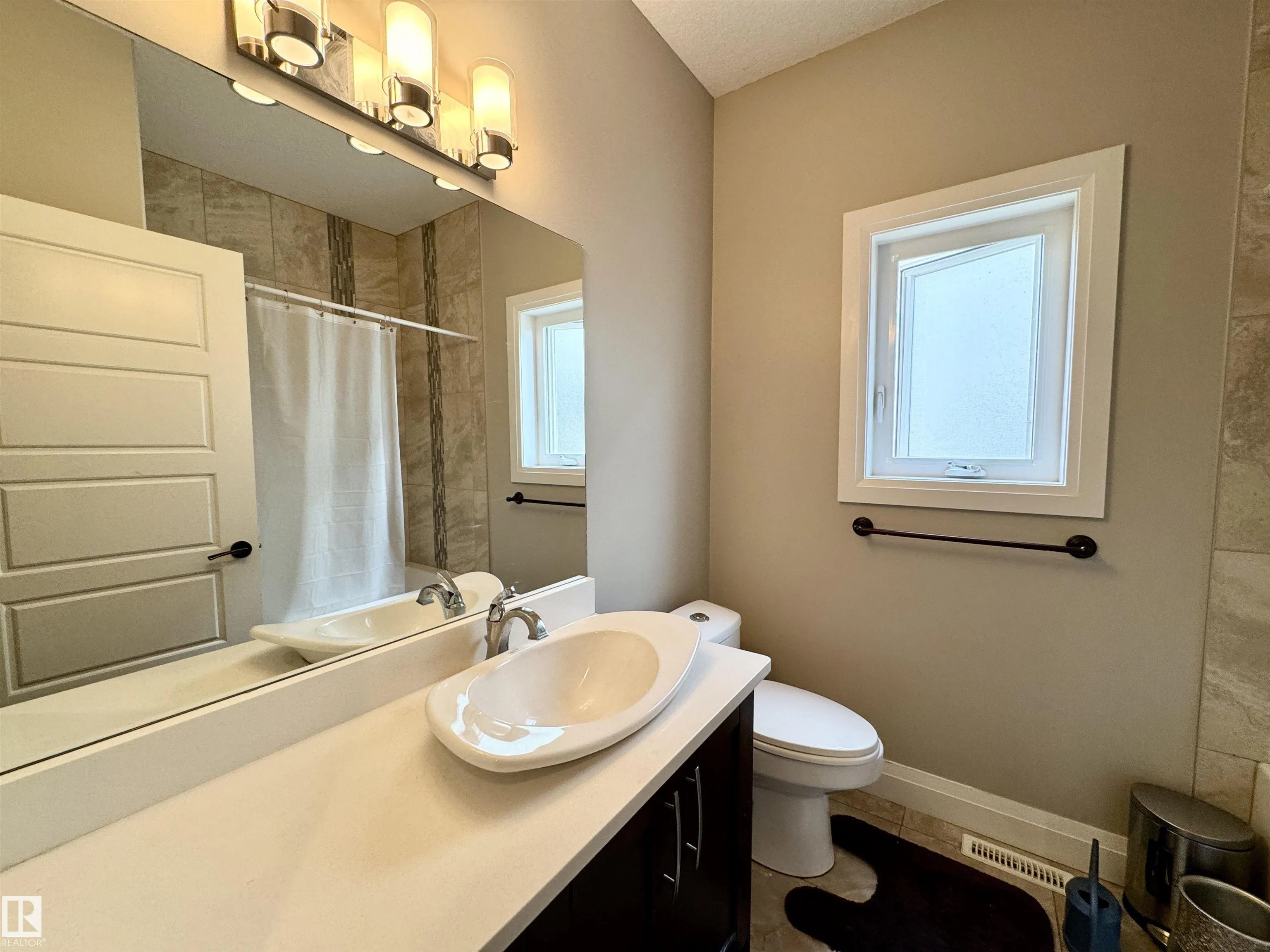 1328 ADAMSON Drive