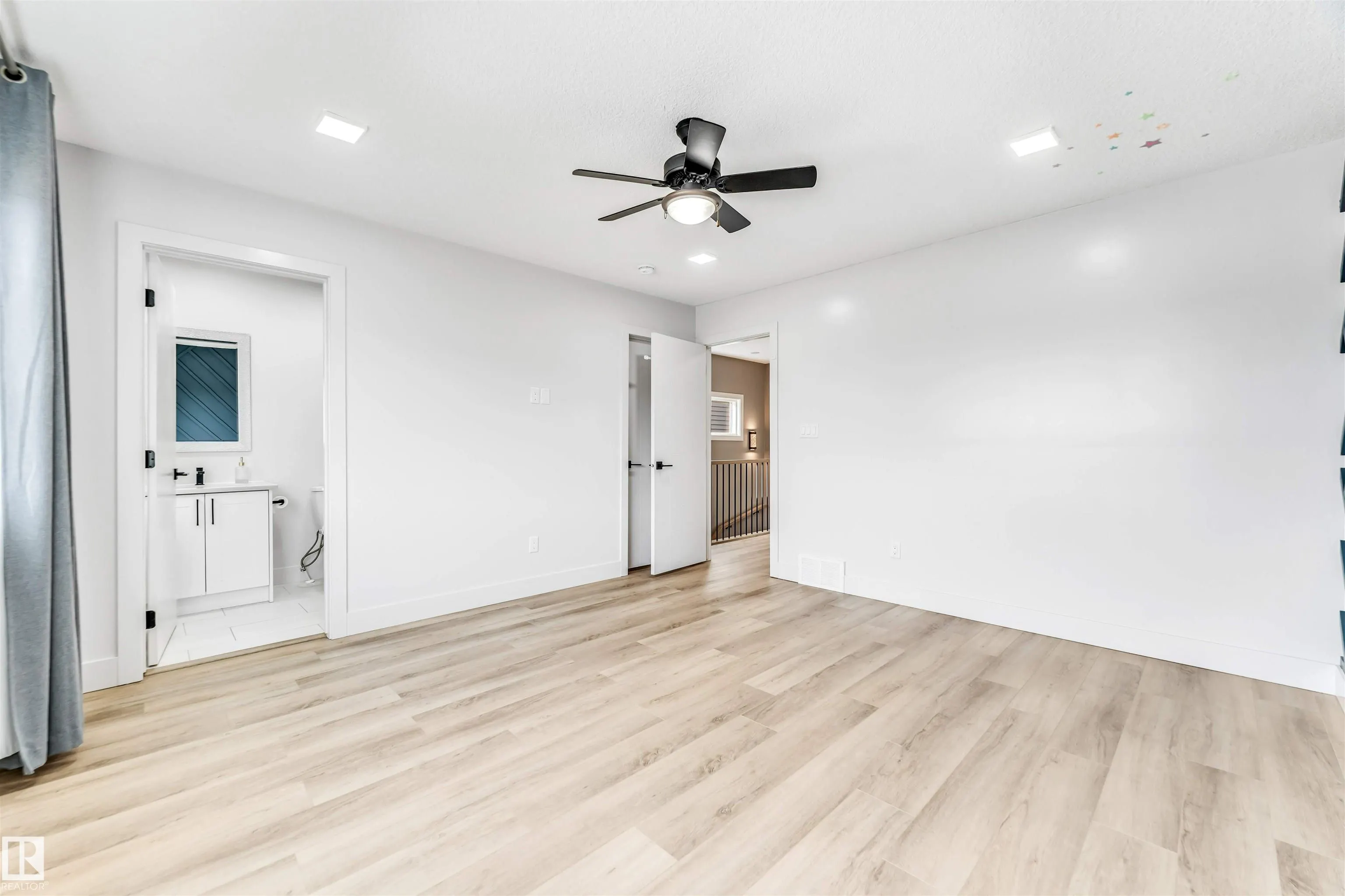 576 Glenridding Ravine Dr