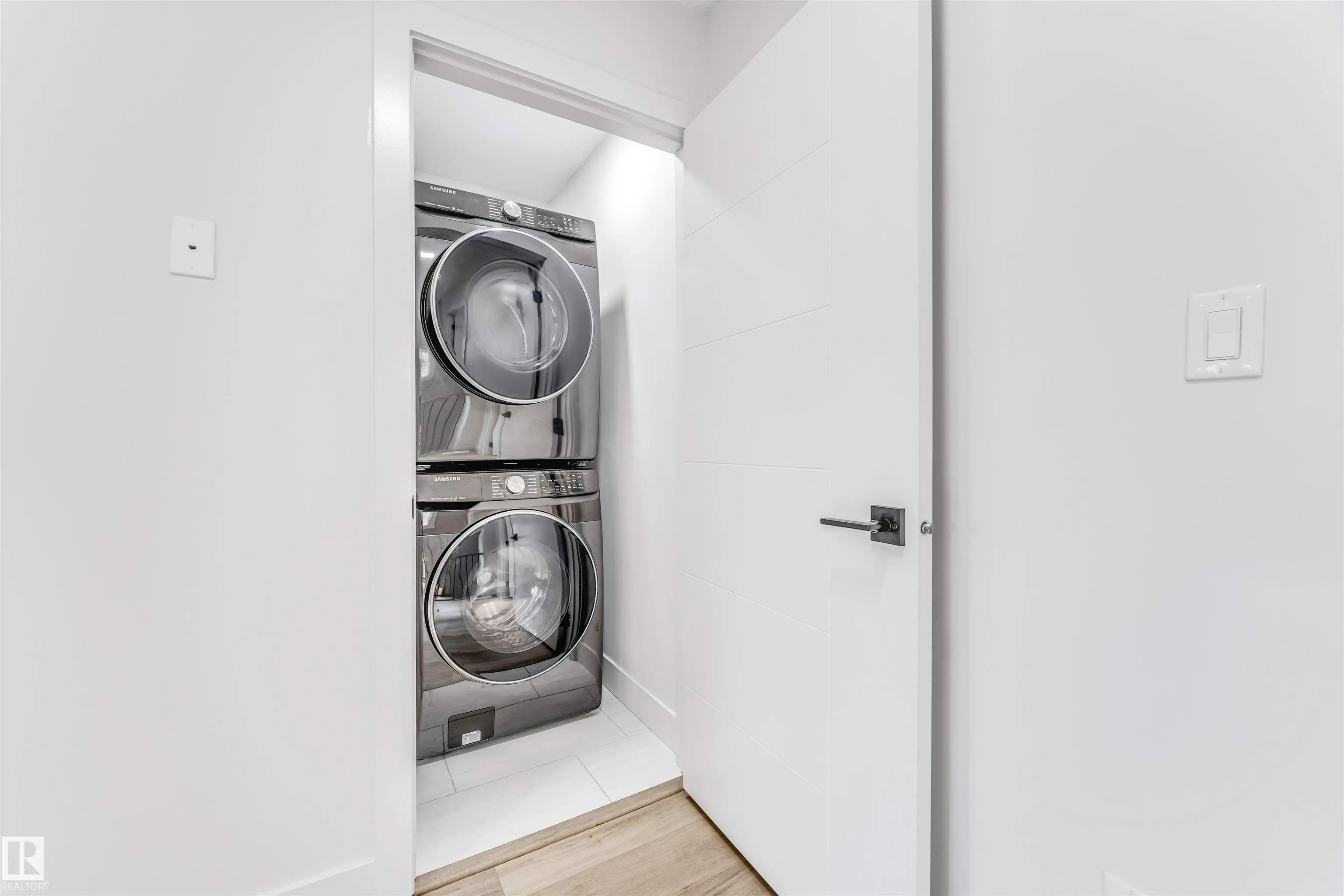 576 Glenridding Ravine Dr