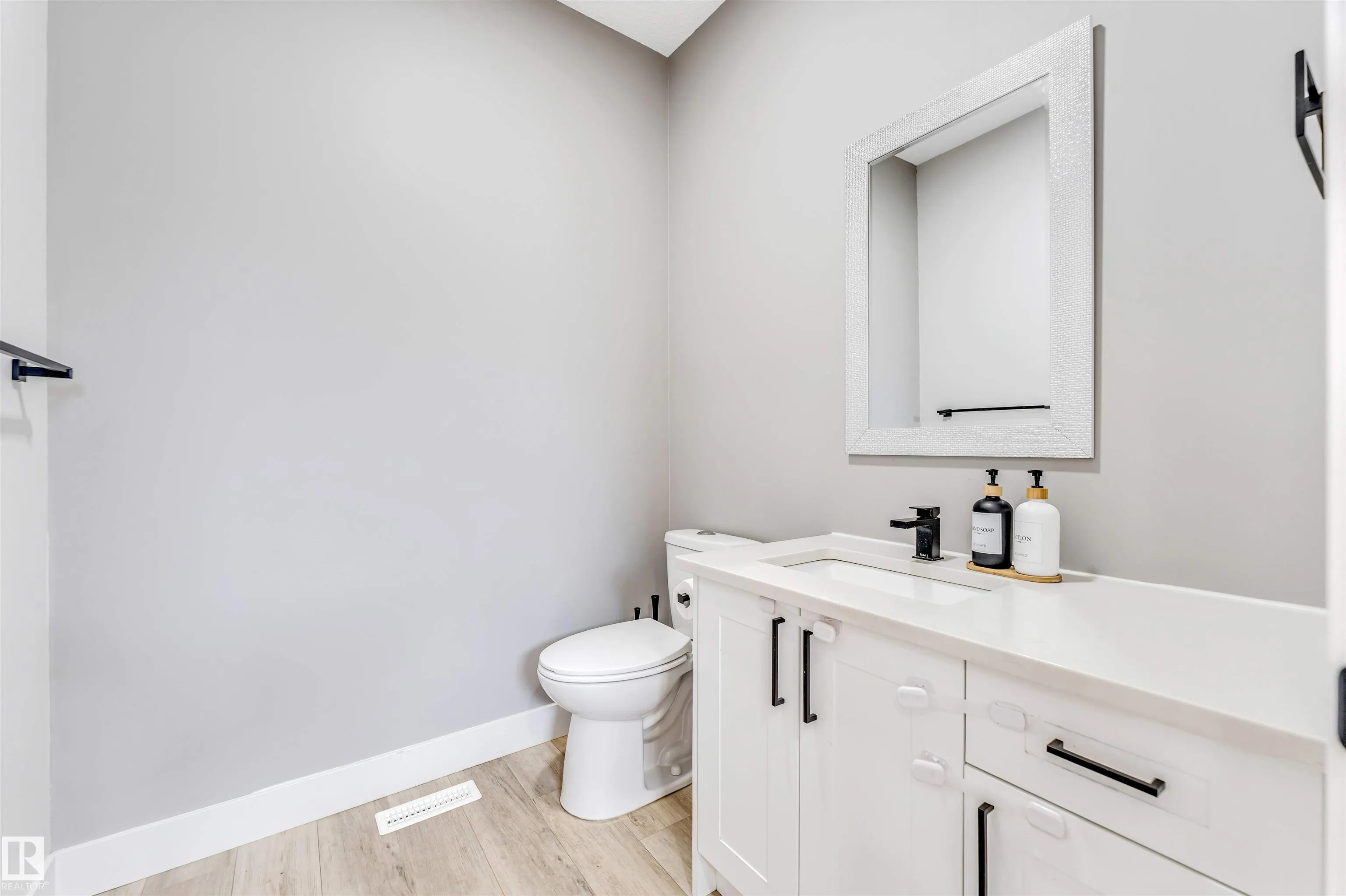576 Glenridding Ravine Dr