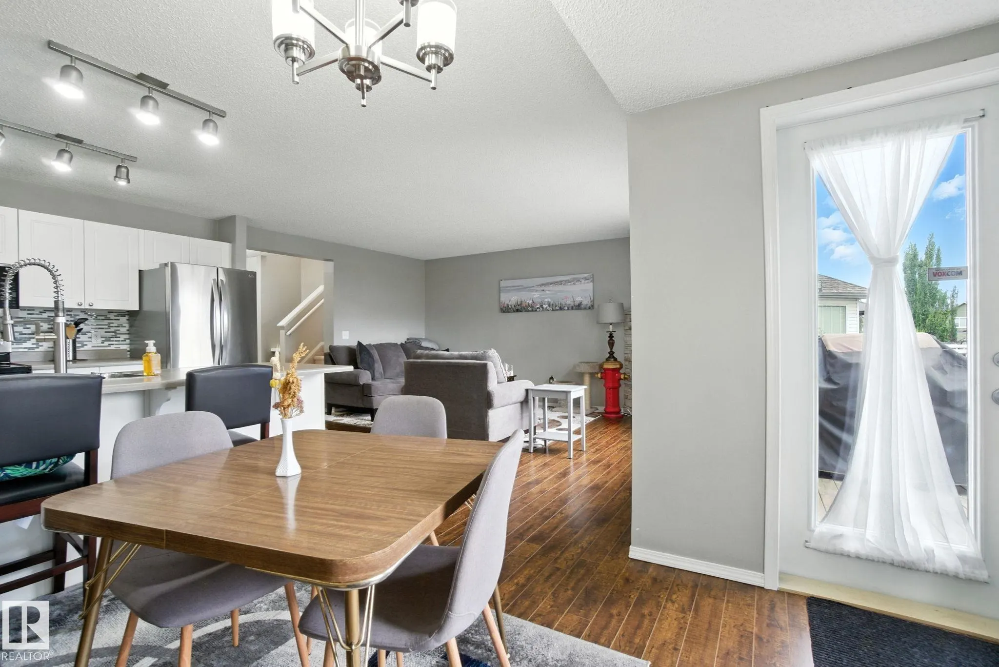 15 CARLYLE Crescent