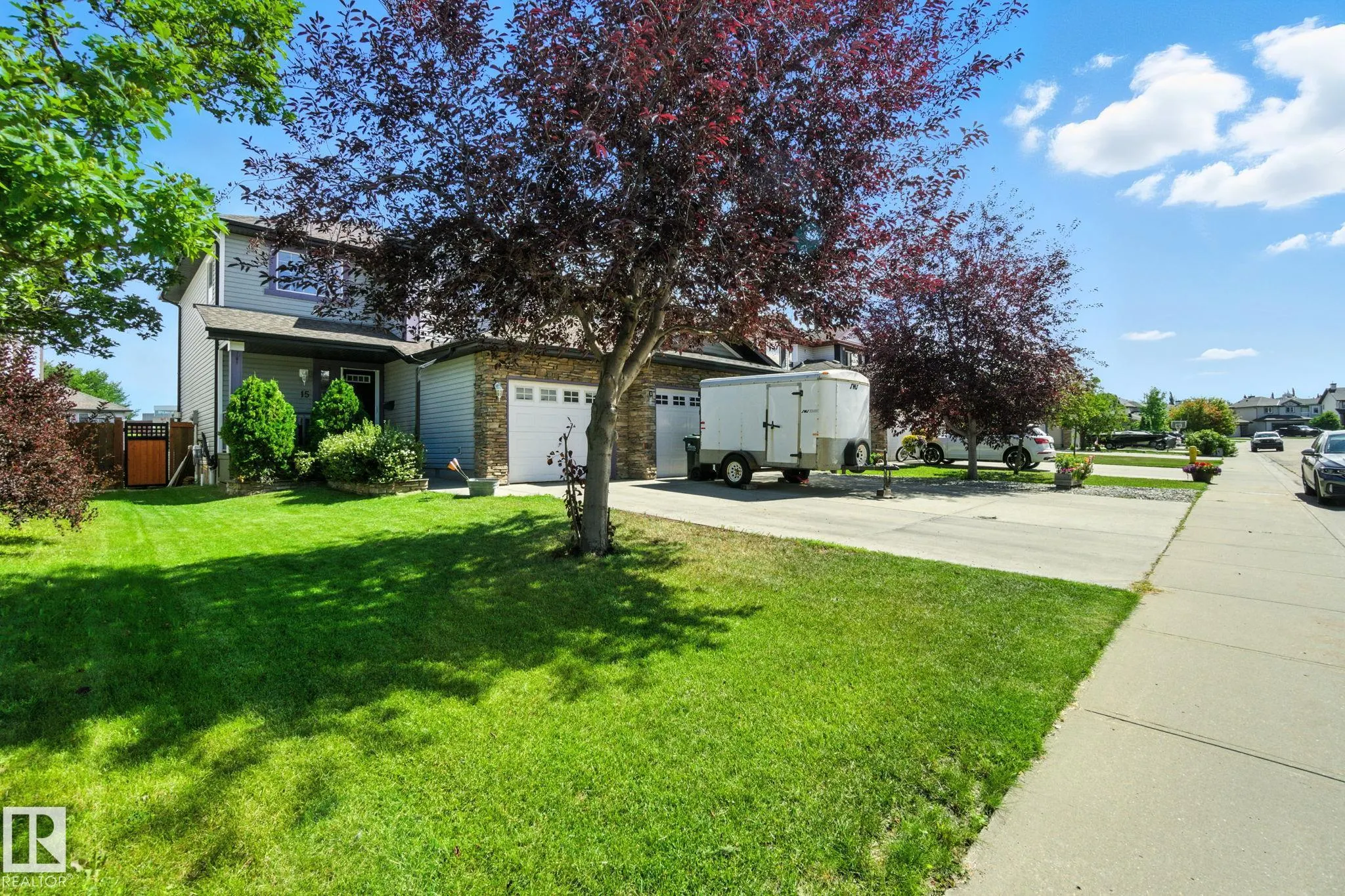 15 CARLYLE Crescent
