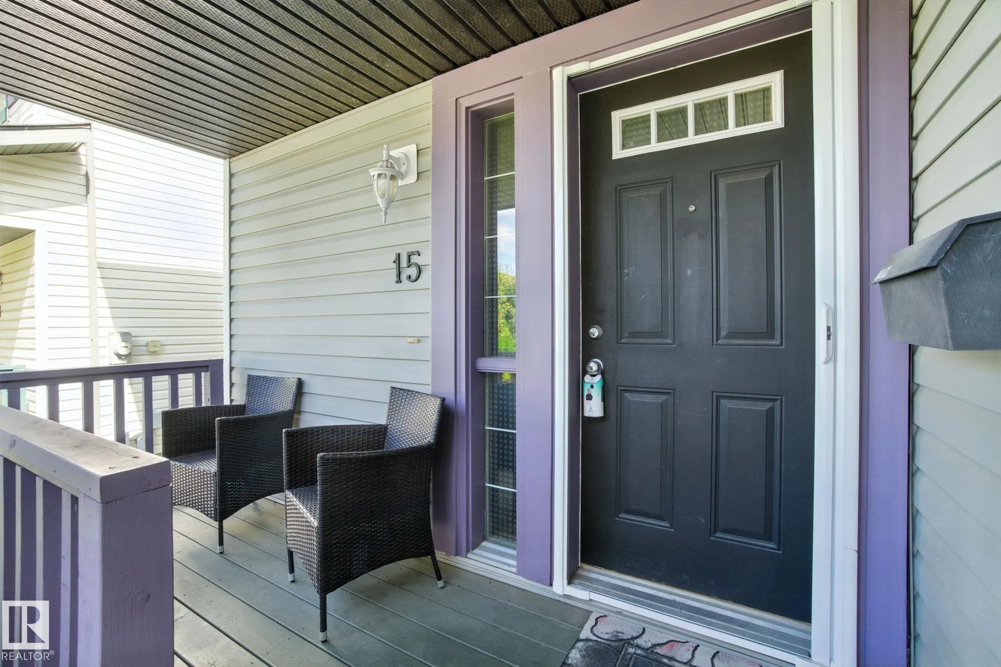 15 CARLYLE Crescent