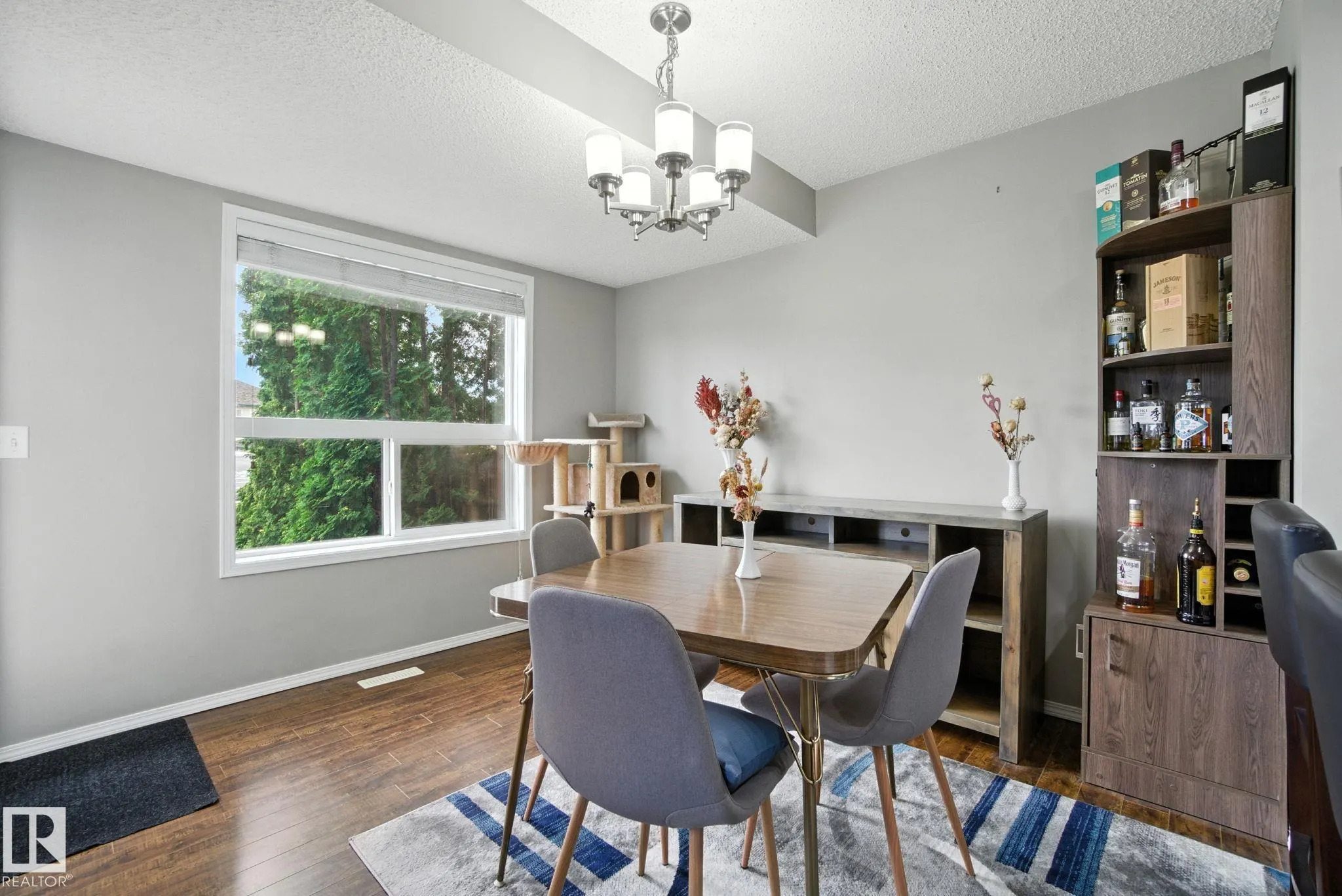 15 CARLYLE Crescent
