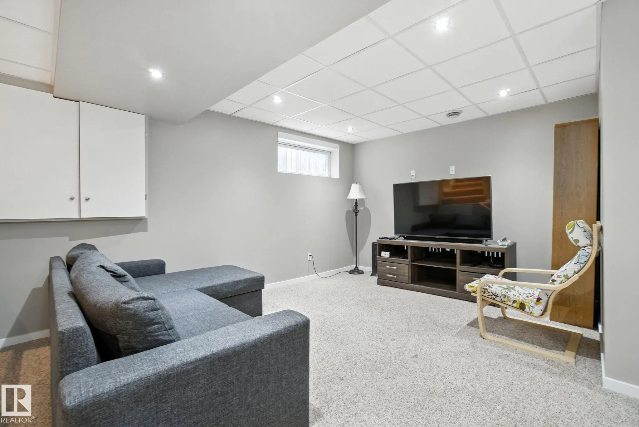 15 CARLYLE Crescent